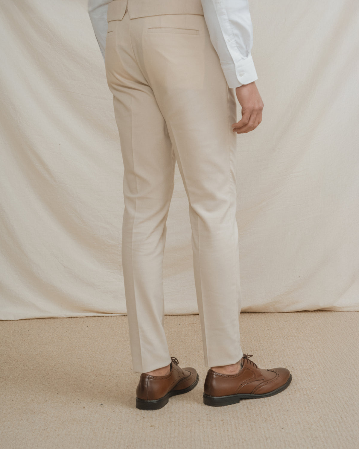 CALÇAS DE FATO BEIGE