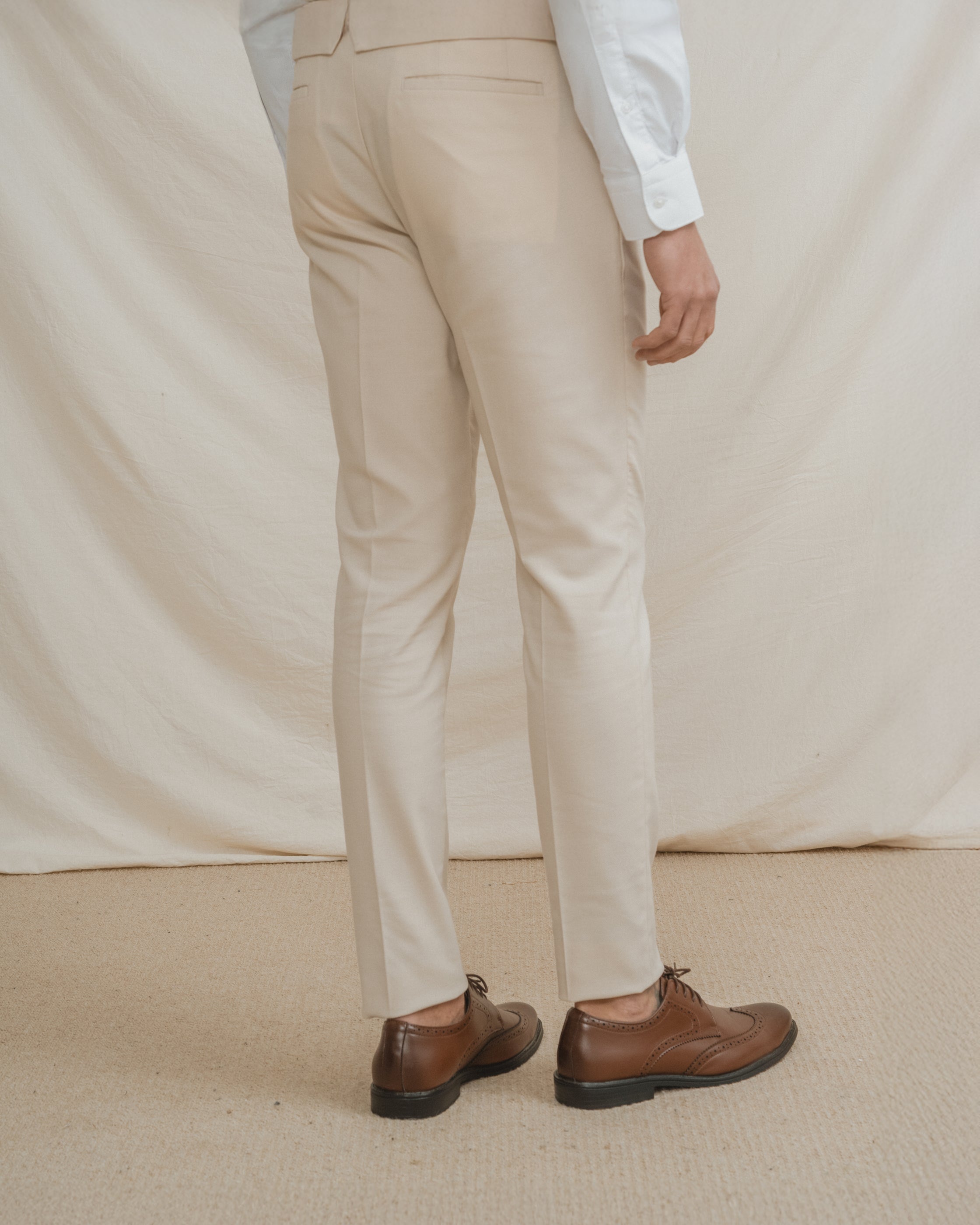 PANTALÓN DE TRAJE BEIGE