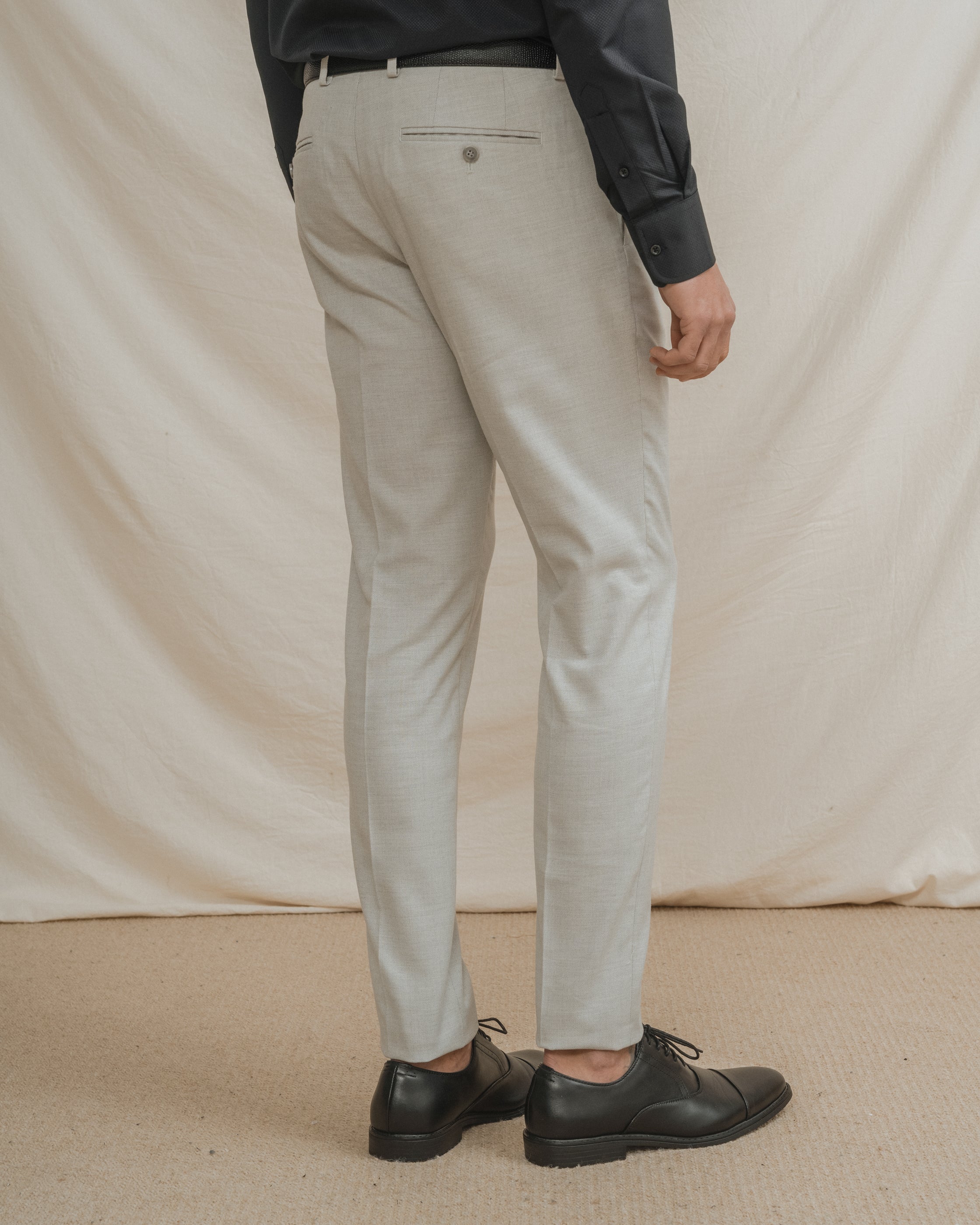 PANTALÓN DE TRAJE GRIS