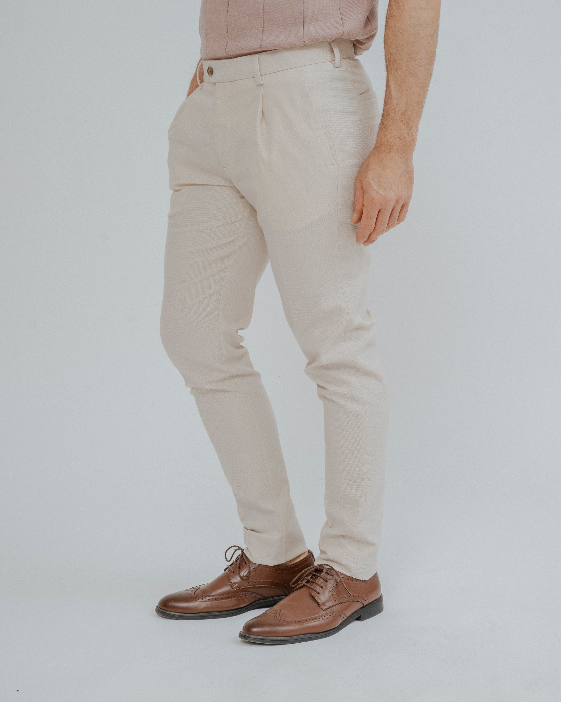 PANTALÓN TRAJE CASUAL PINZAS BEIGE