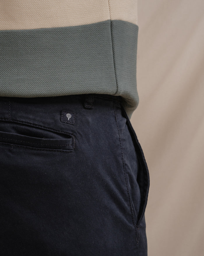 PANTALÓN CHINO SKINNY MARINO