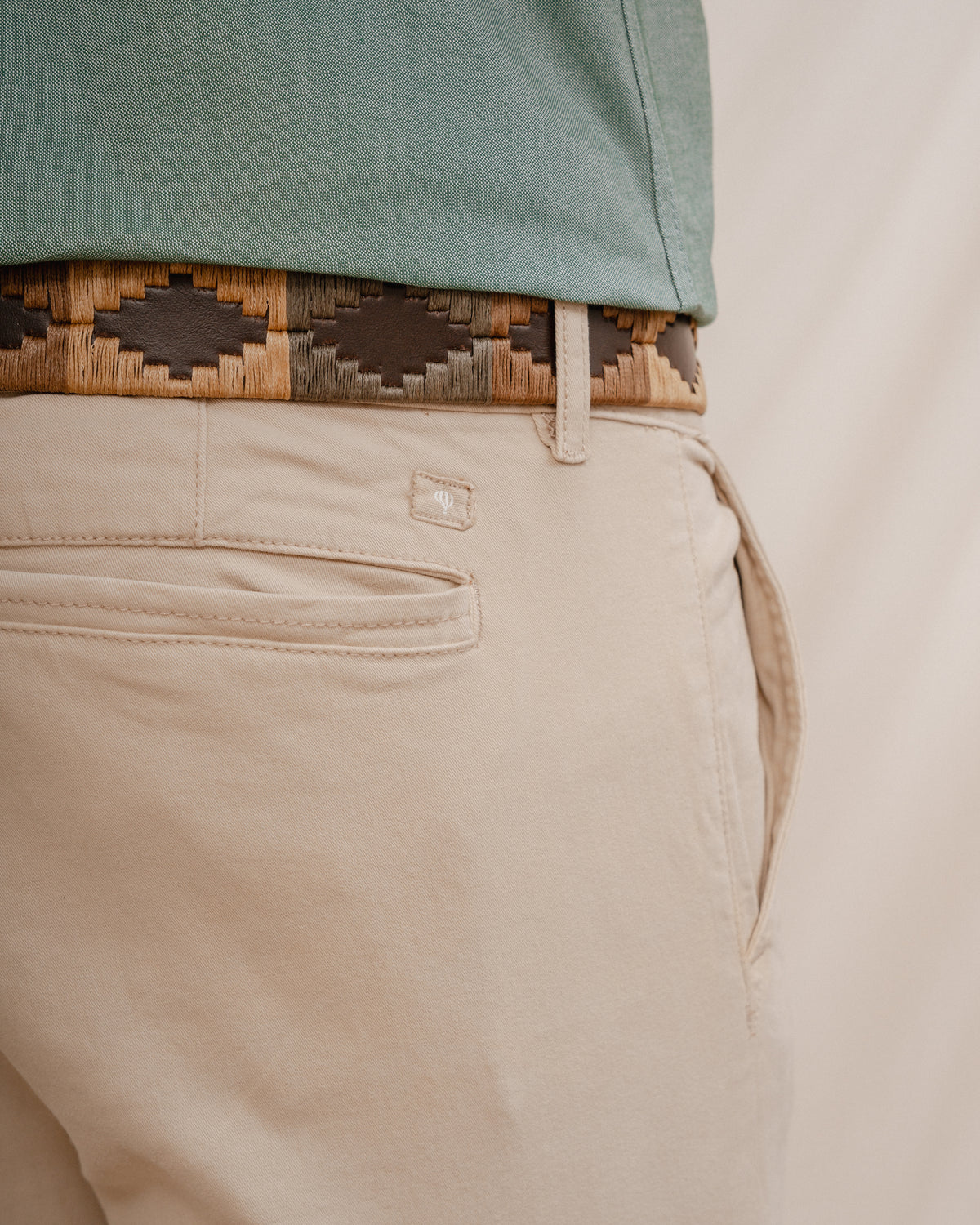 CALÇAS CHINO SKINNY CAMELO