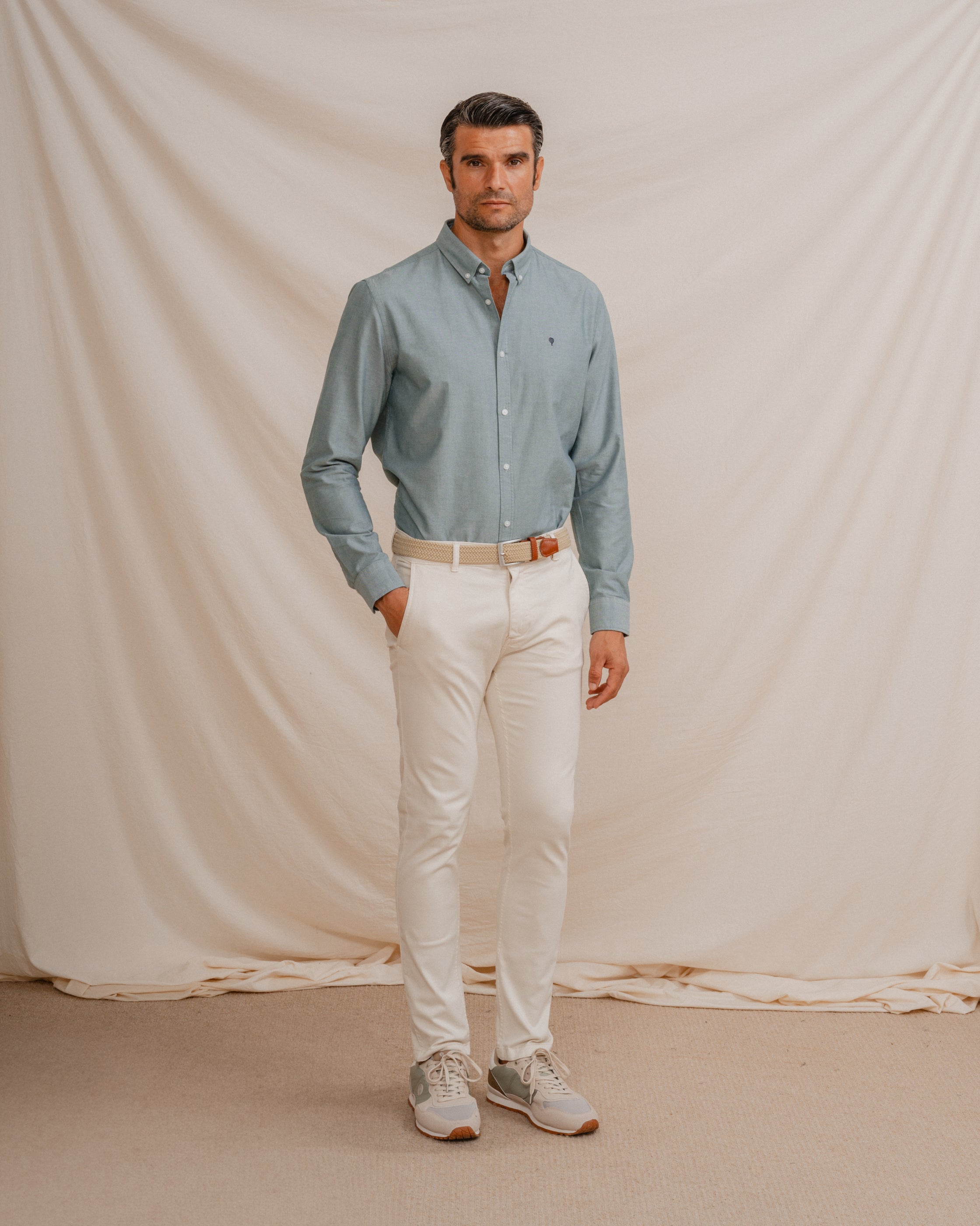 CHINO BÁSICO SLIM BEIGE CLARO