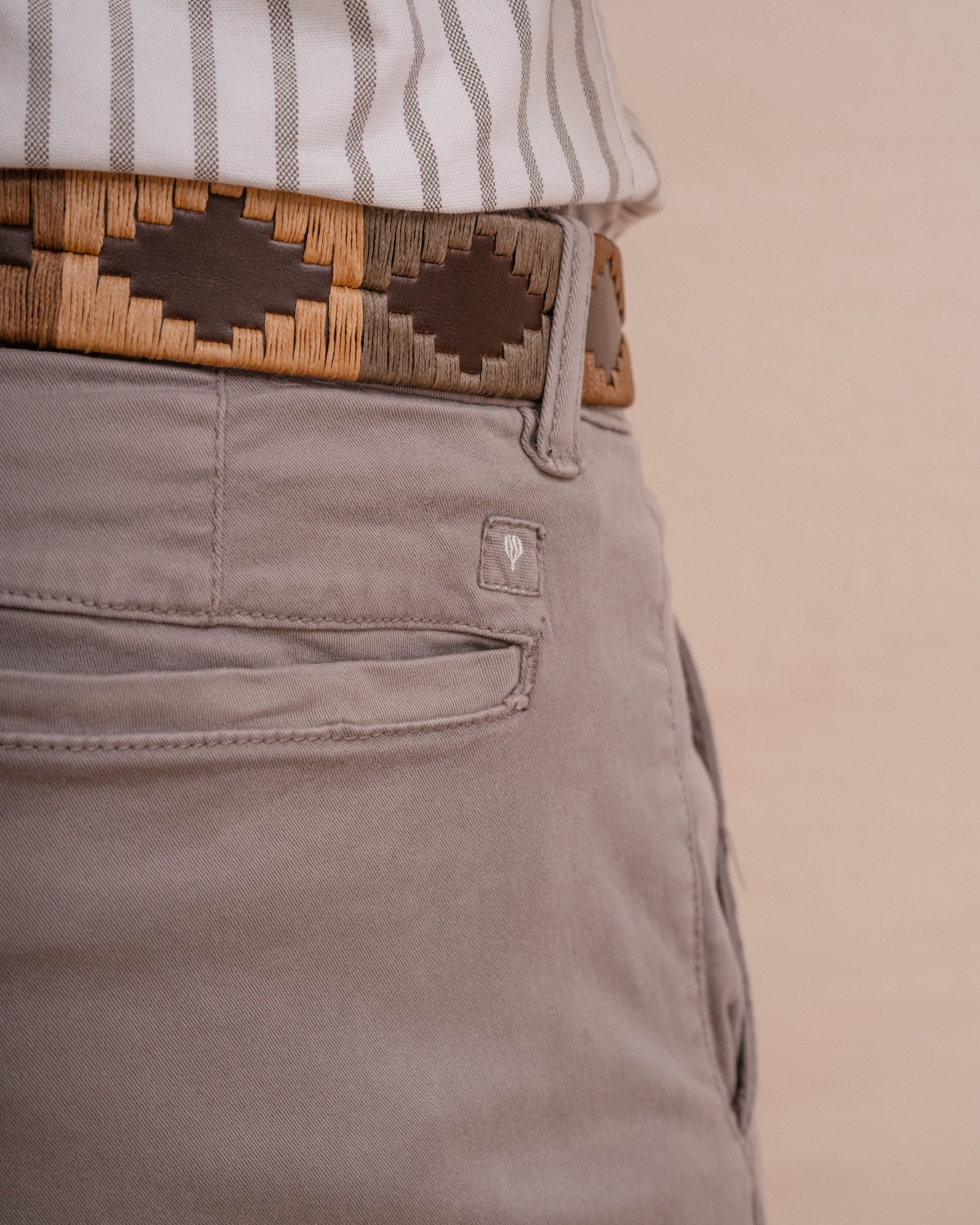 CHINO BÁSICO SLIM GRIS