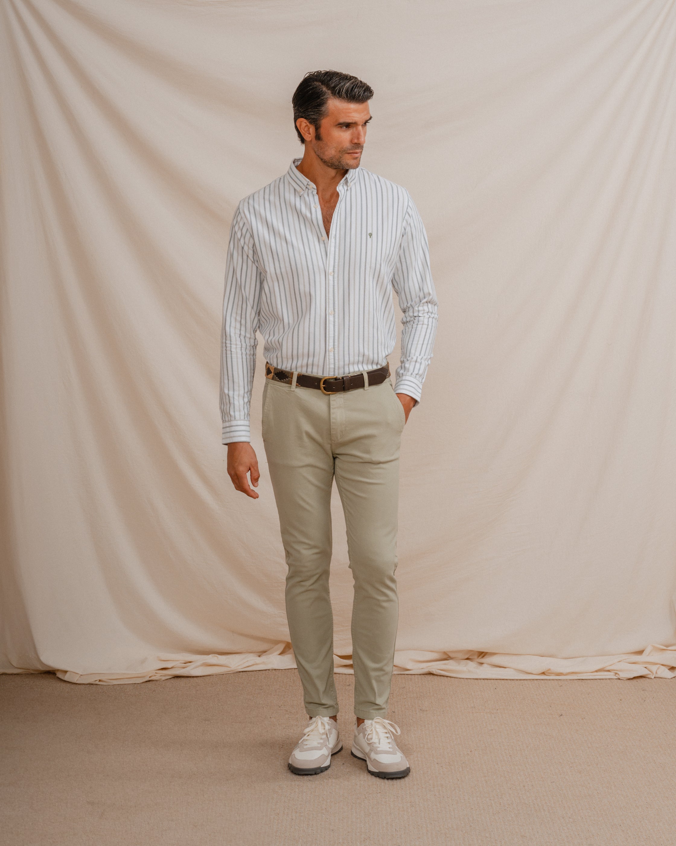 CHINO BÁSICO SLIM VERDE