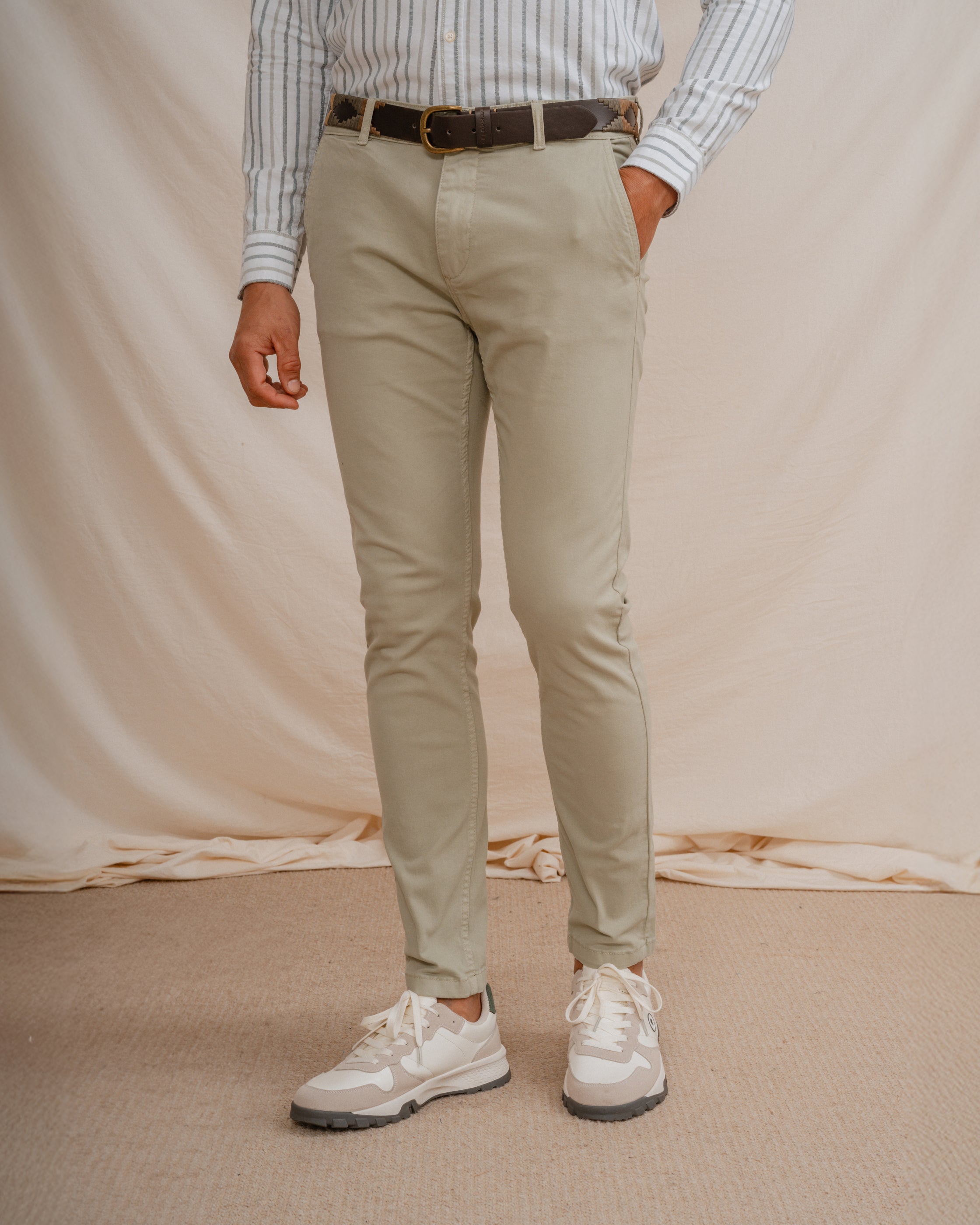 CHINO BÁSICO SLIM VERDE