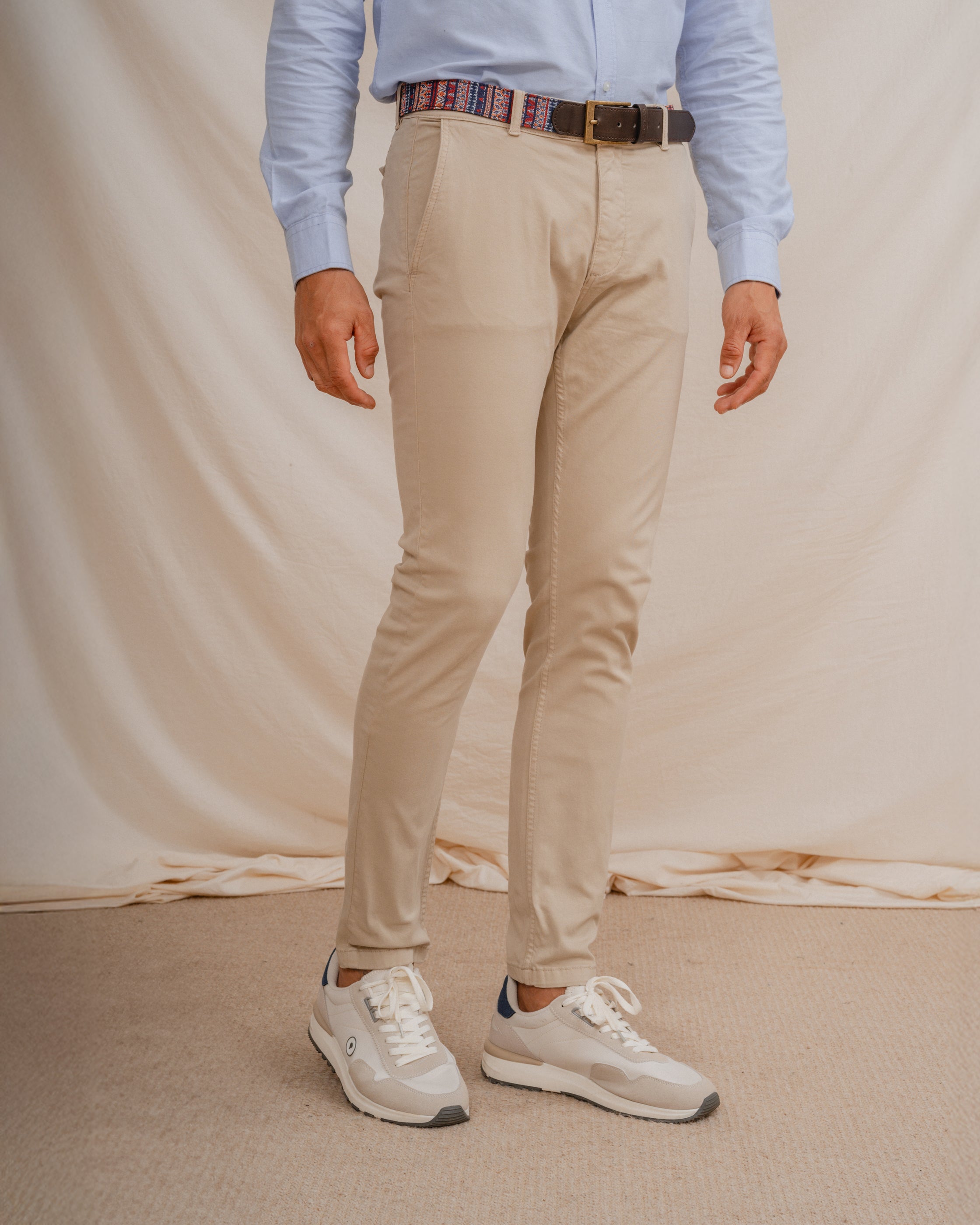 CHINO BÁSICO SLIM BEIGE
