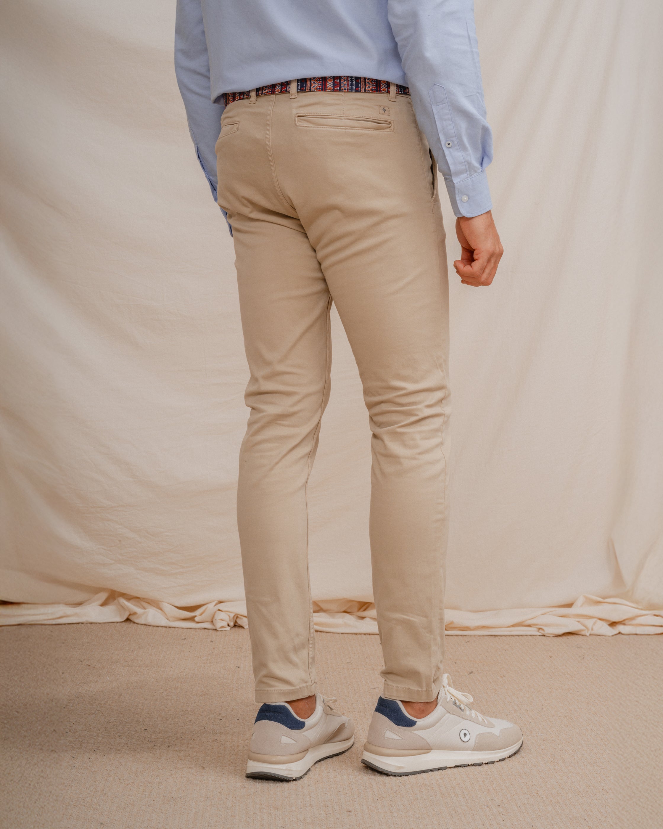 CHINO BÁSICO SLIM BEIGE