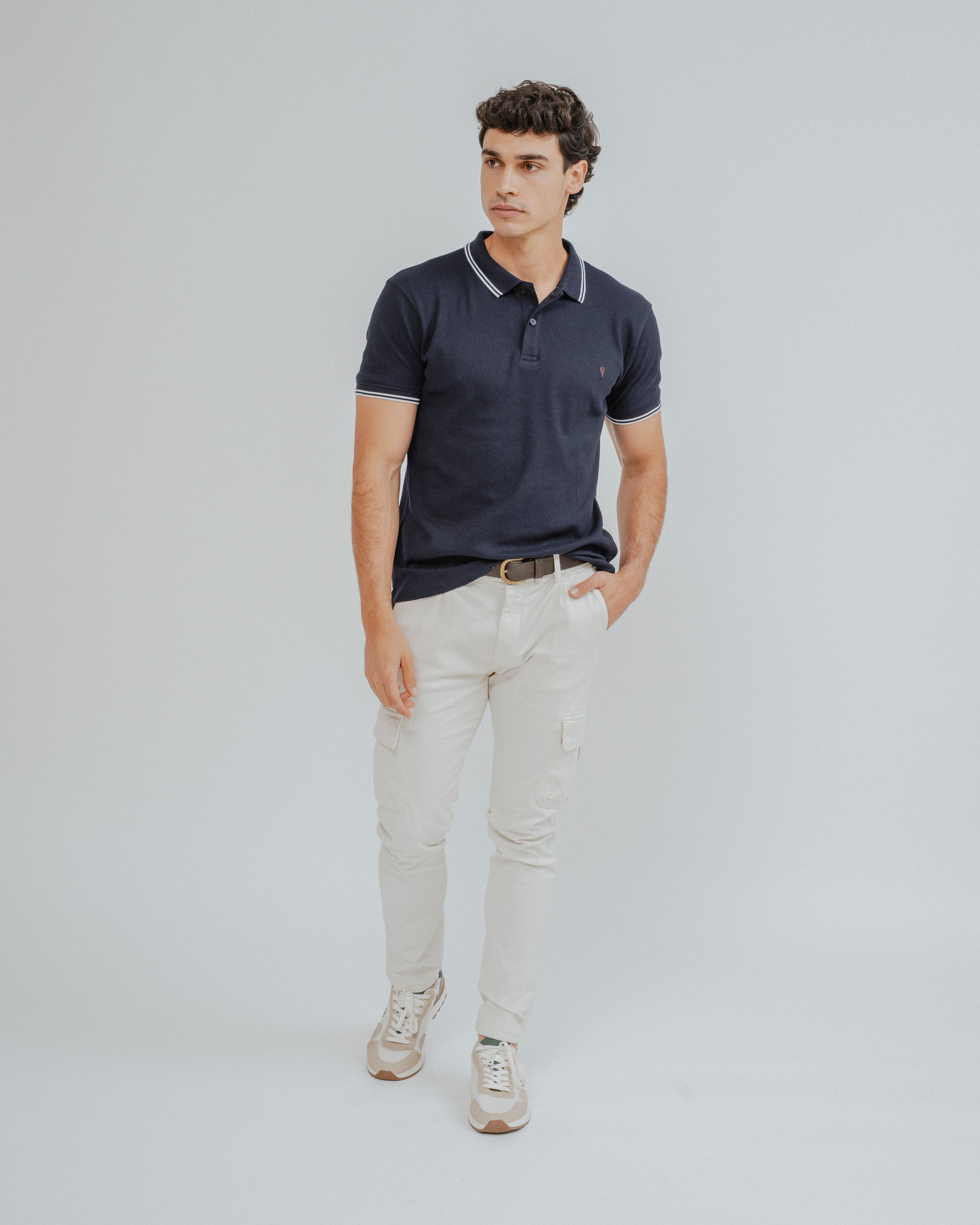 PANTALÓN SLIM CARGO CON PINZAS BEIGE