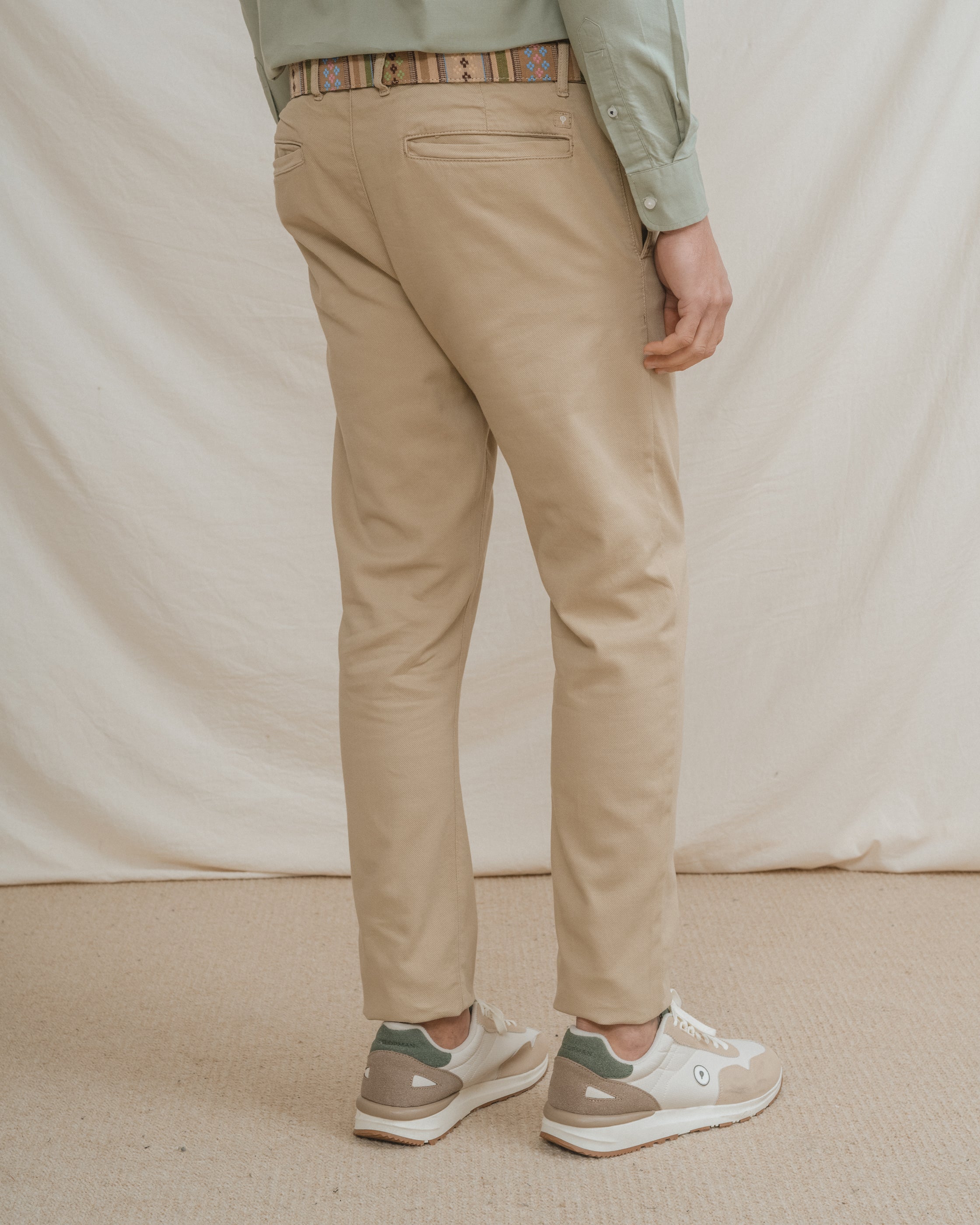 CHINO SLIM PIQUÉ BEIGE