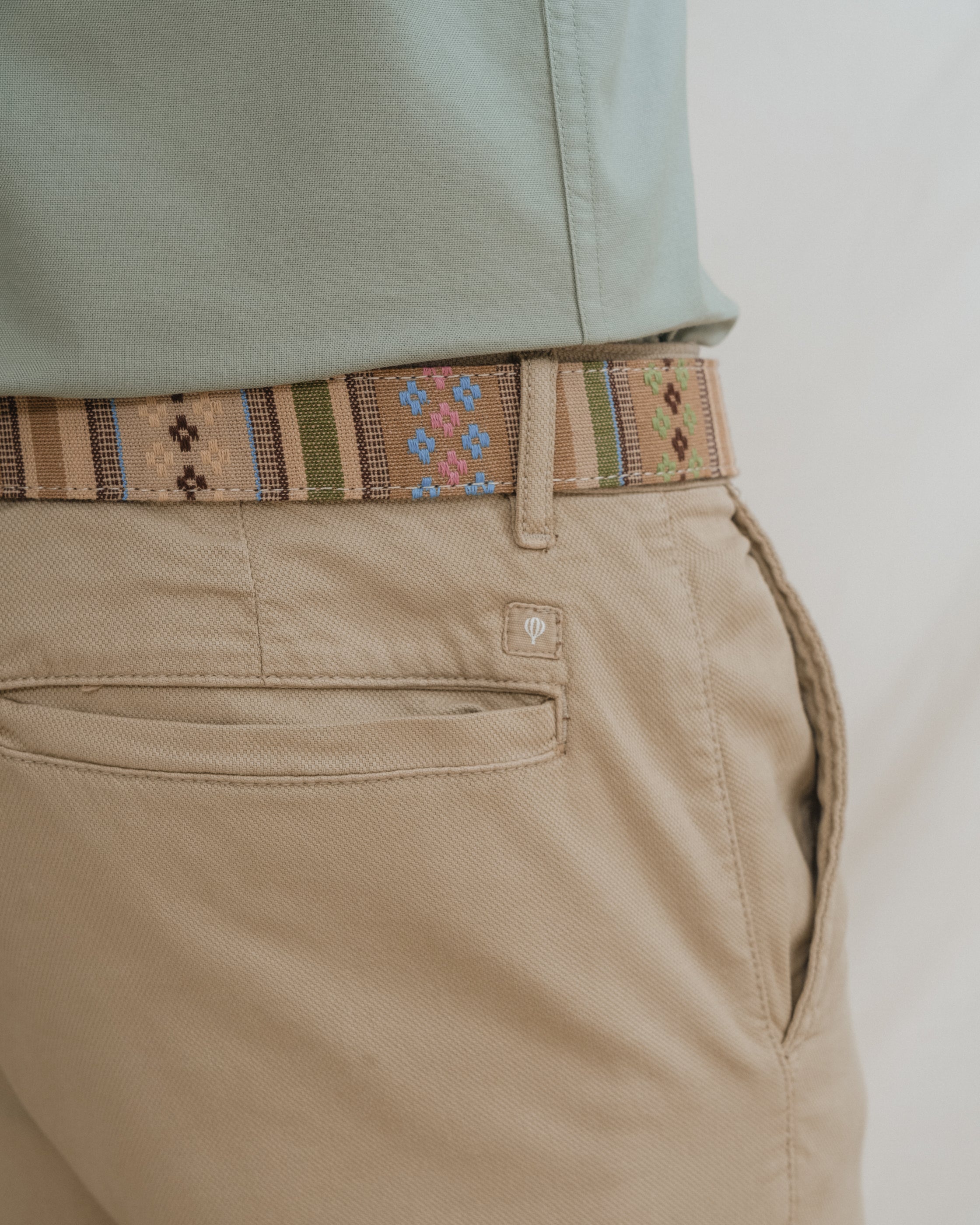 CHINO SLIM PIQUÉ BEIGE