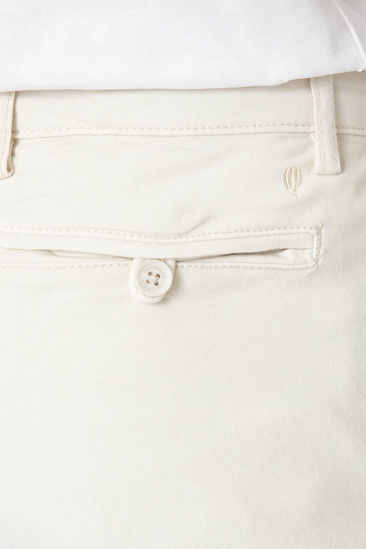 PANTALÓN CHINO PINZAS BEIGE