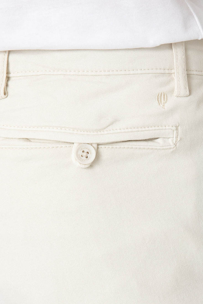 PANTALÓN CHINO PINZAS BEIGE