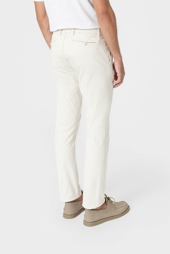 PANTALÓN CHINO PINZAS BEIGE