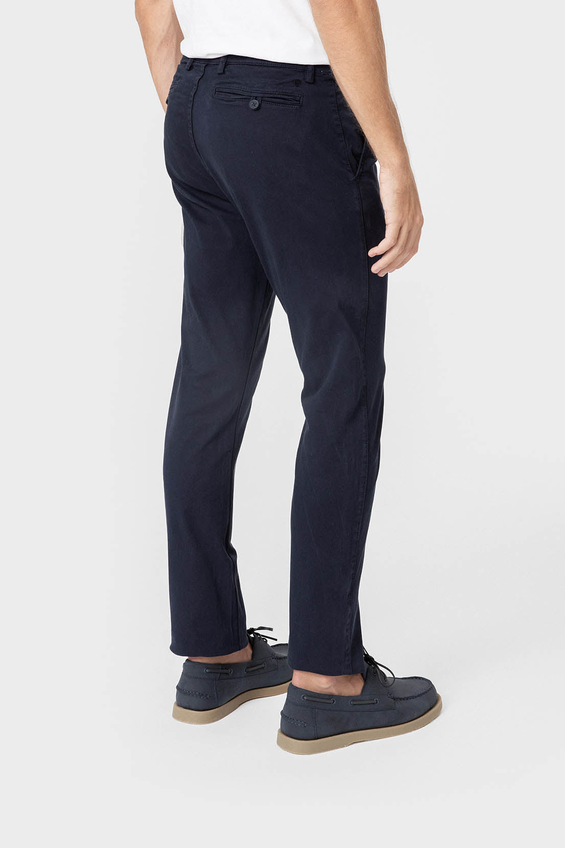 PANTALÓN CHINO PINZAS MARINO