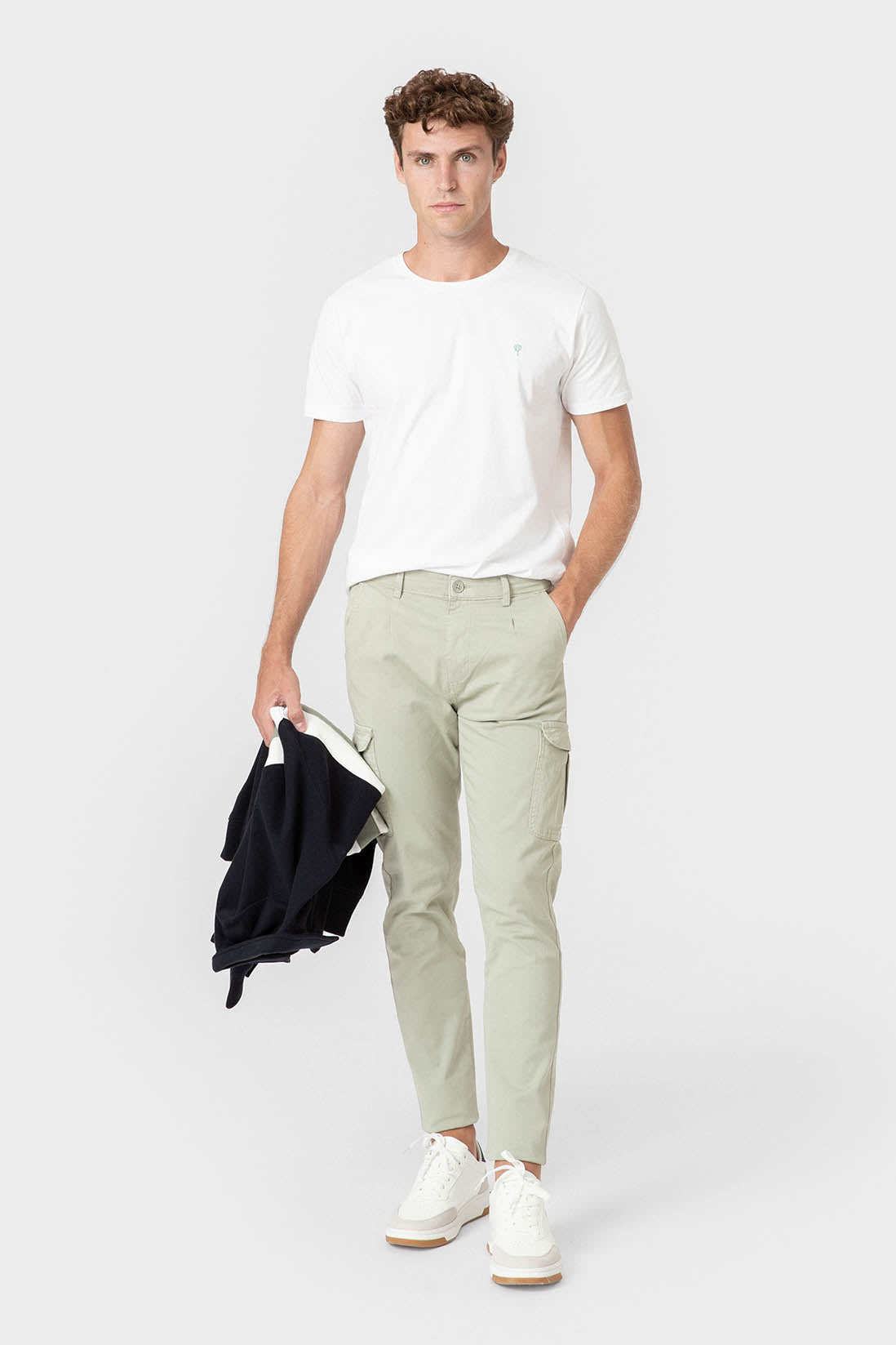 PANTALÓN CHINO SLIM PINZAS CARGO