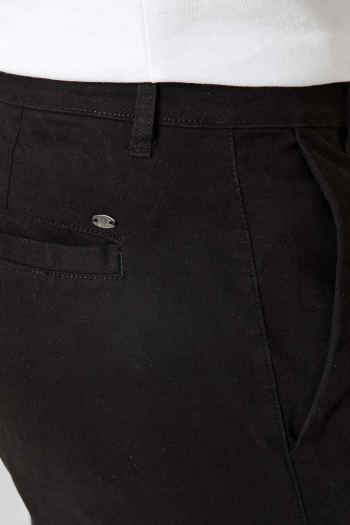 CHINO BÁSICO SLIM NEGRO