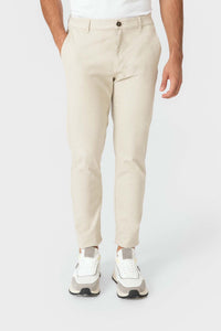 CHINO BÁSICO SLIM BEIGE CLARO