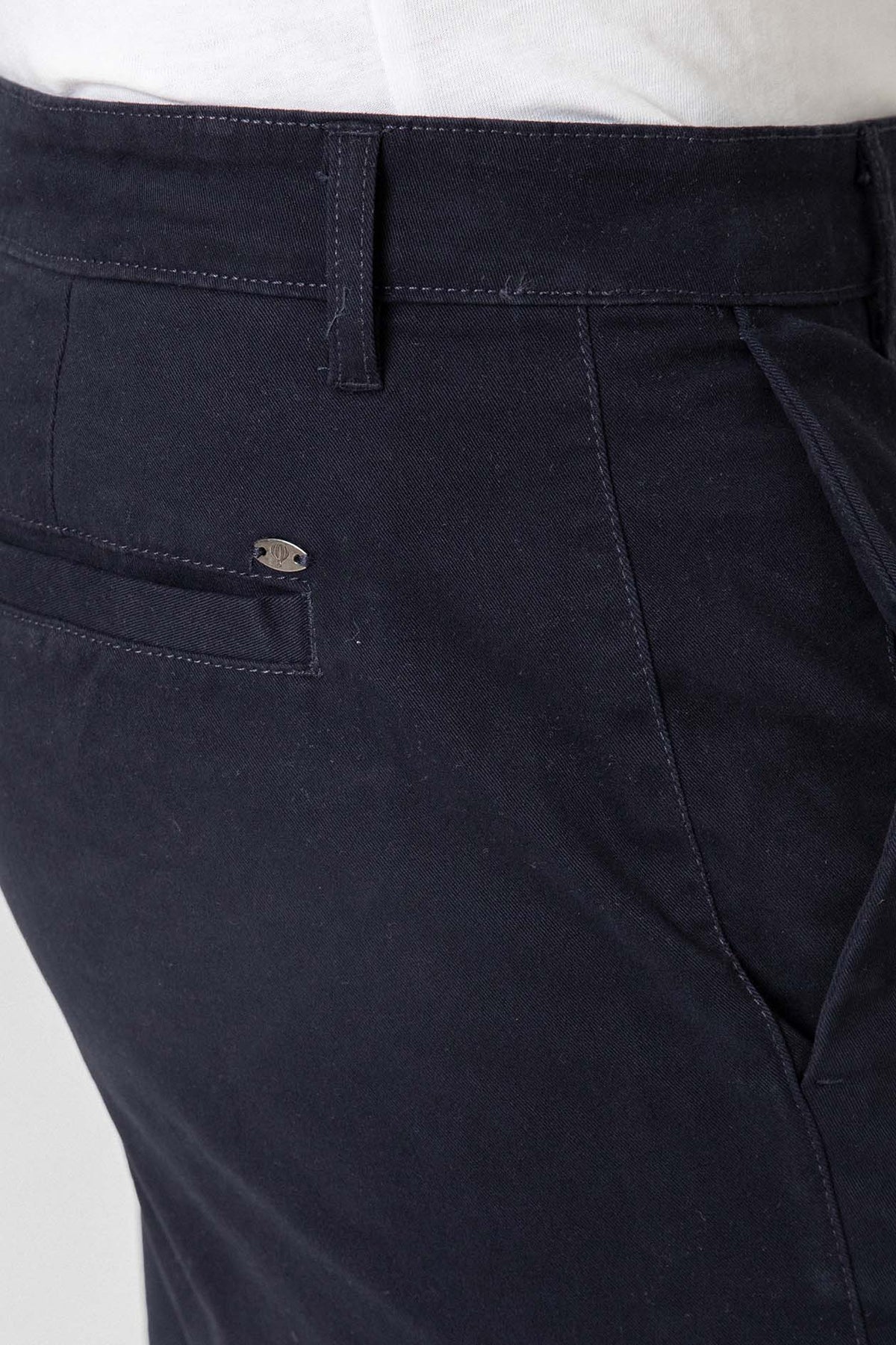 CHINO BÁSICO SLIM AZUL
