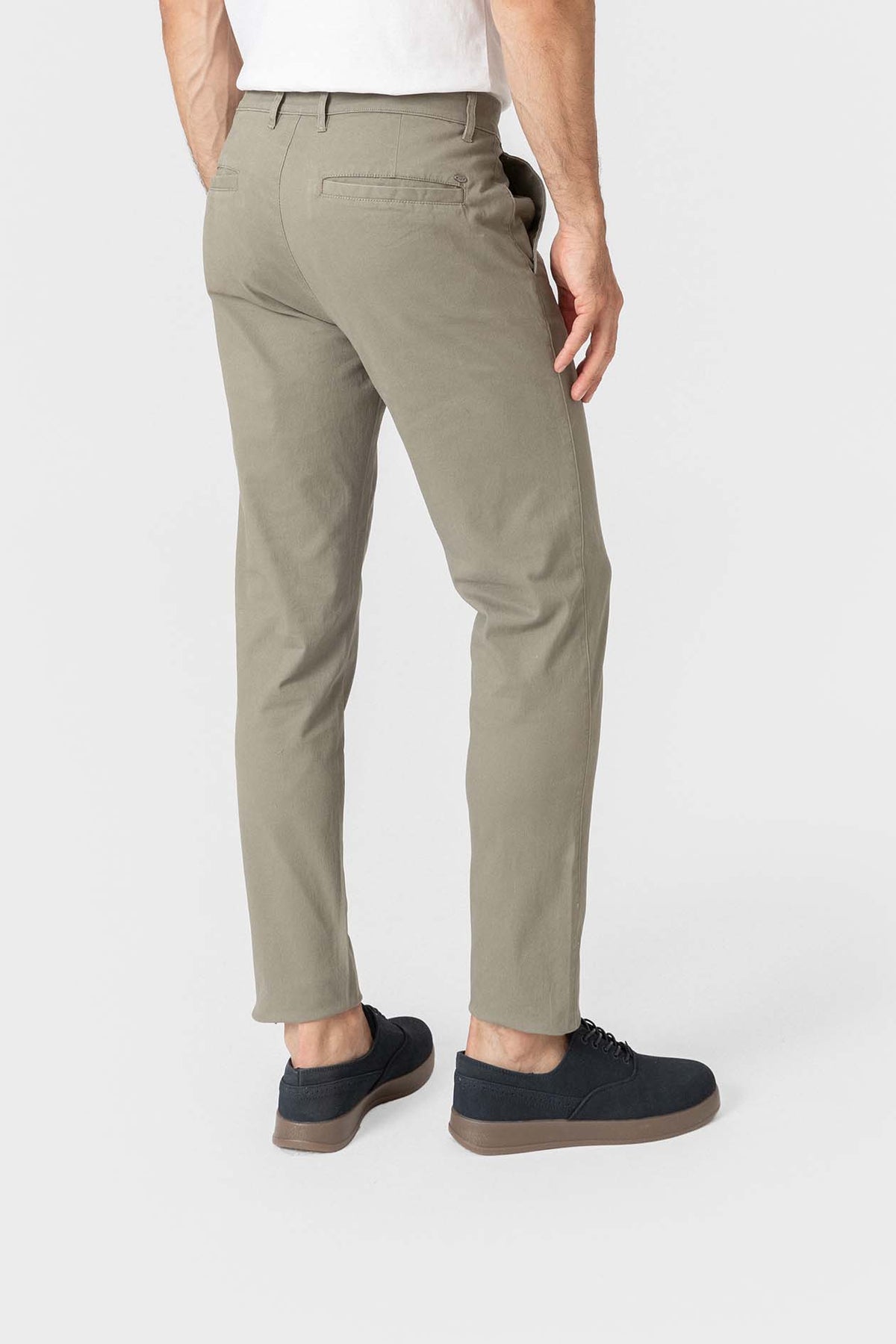 CHINO BÁSICO SLIM VERDE
