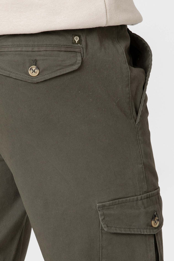 PANTALÓN JOGGER CARGO KAKI