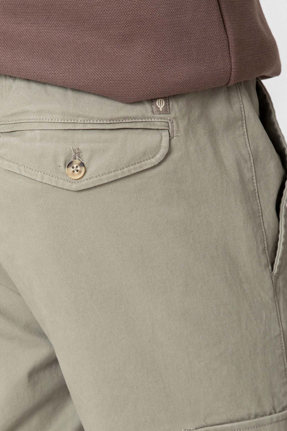 PANTALÓN JOGGER CARGO VERDE