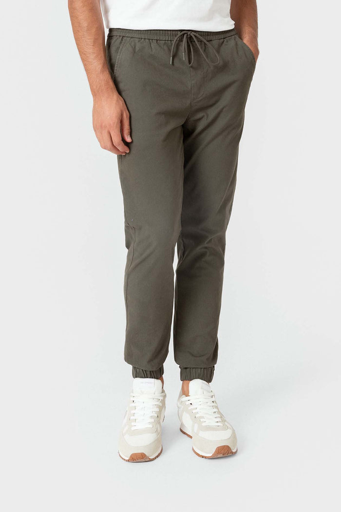 HOSE JOGGER CASUAL GRÜN