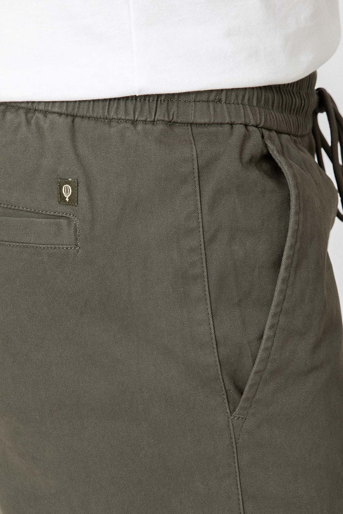 HOSE JOGGER CASUAL GRÜN
