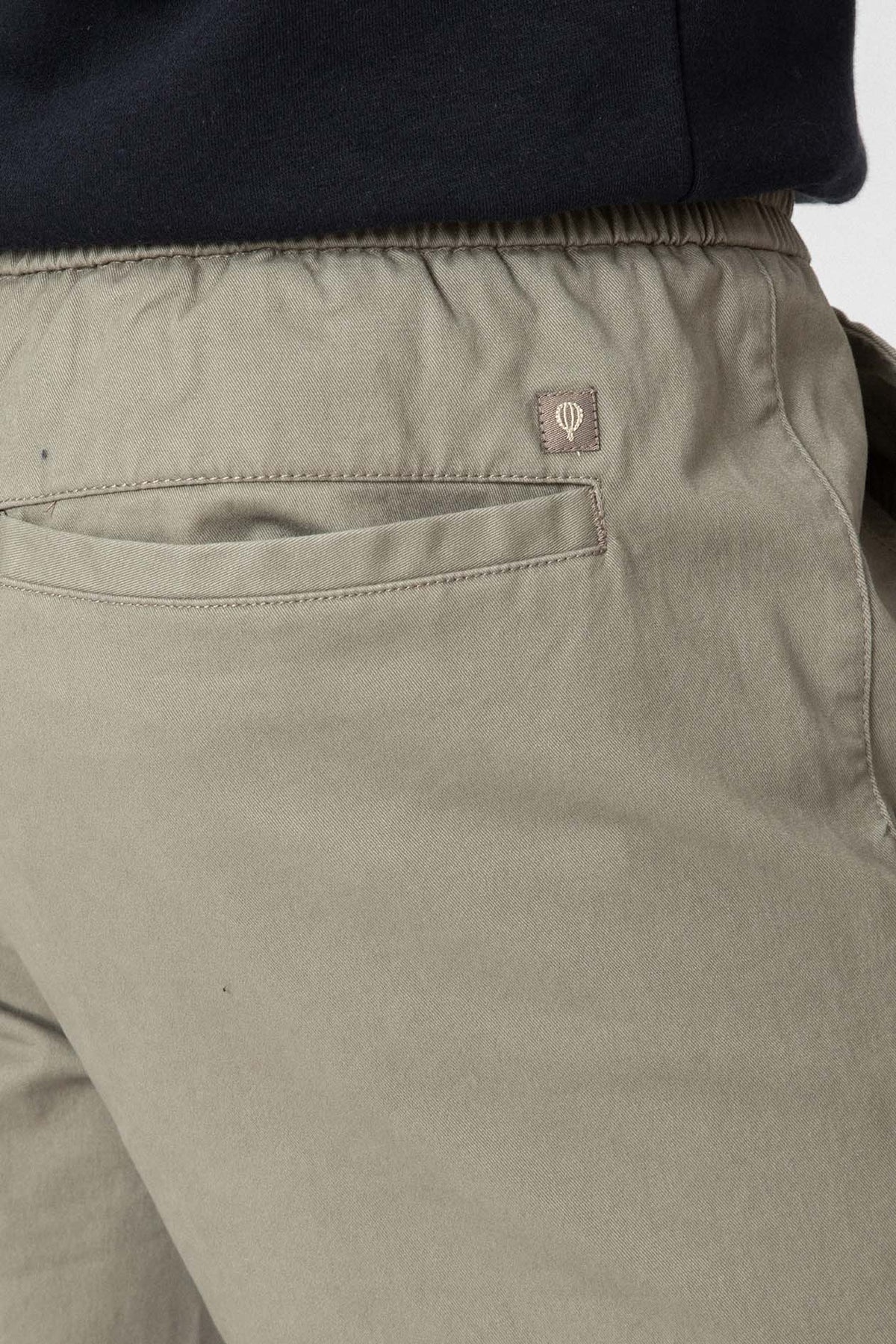 PANTALÓN JOGGER VERDE