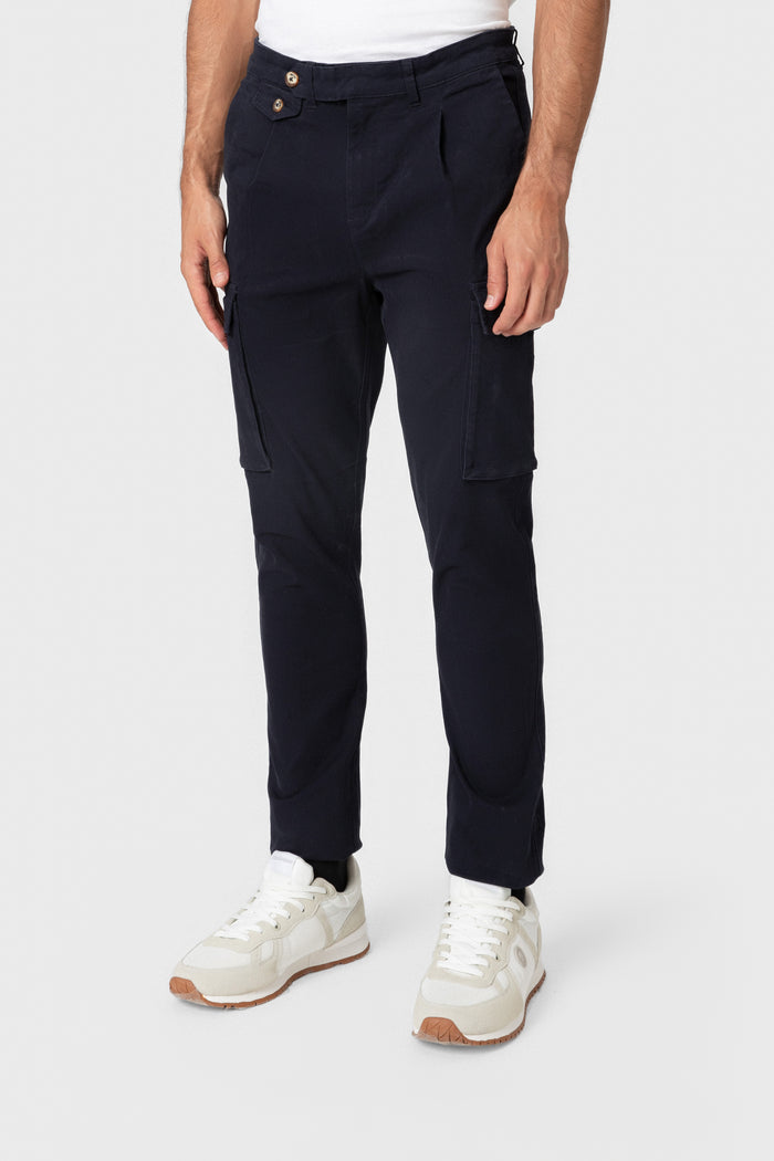PANTALÓN CHINO CARGO PINZAS MARINO