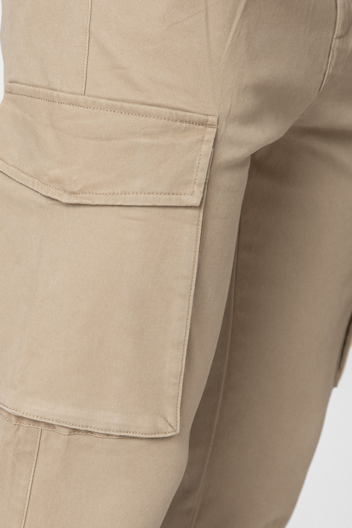PANTALÓN CHINO CARGO PINZAS BEIGE