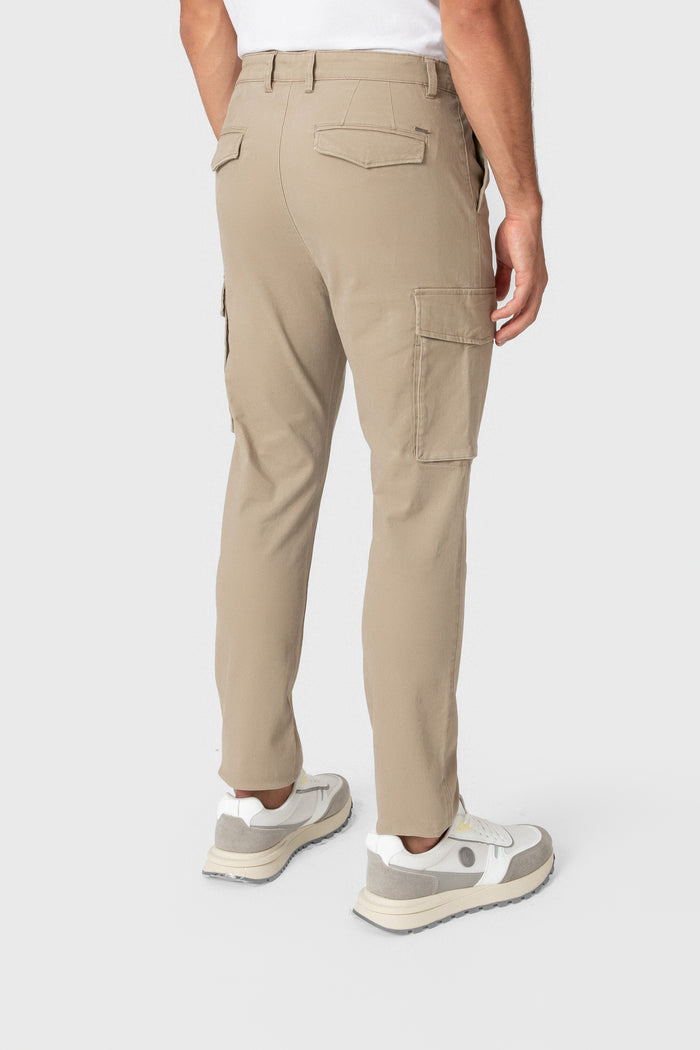 PANTALÓN CHINO CARGO PINZAS BEIGE