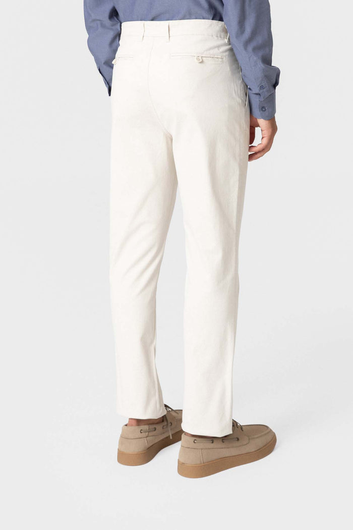 PANTALÓN CHINO PINZAS BEIGE