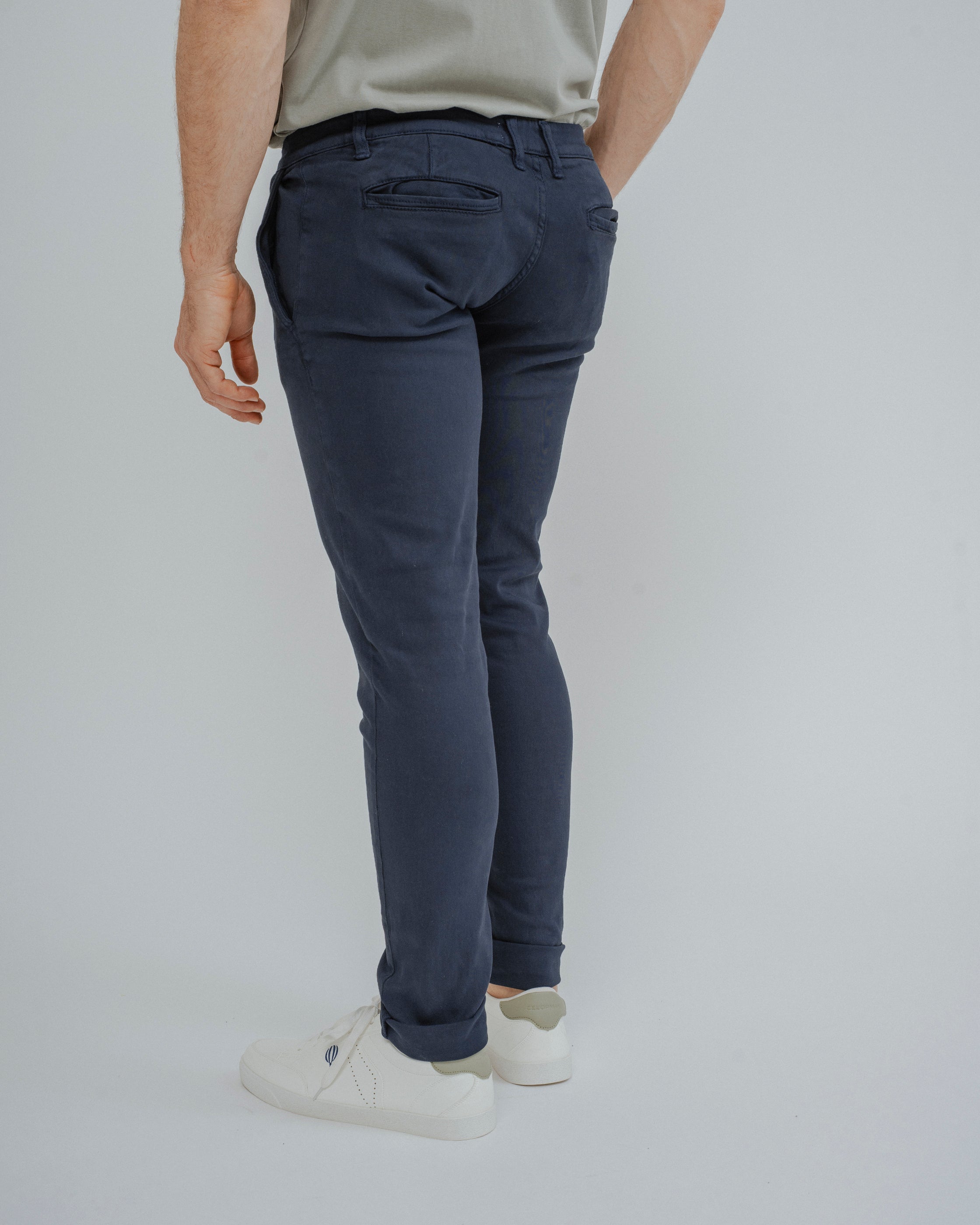 PANTALÓN CHINO SKINNY CROPPED AZUL