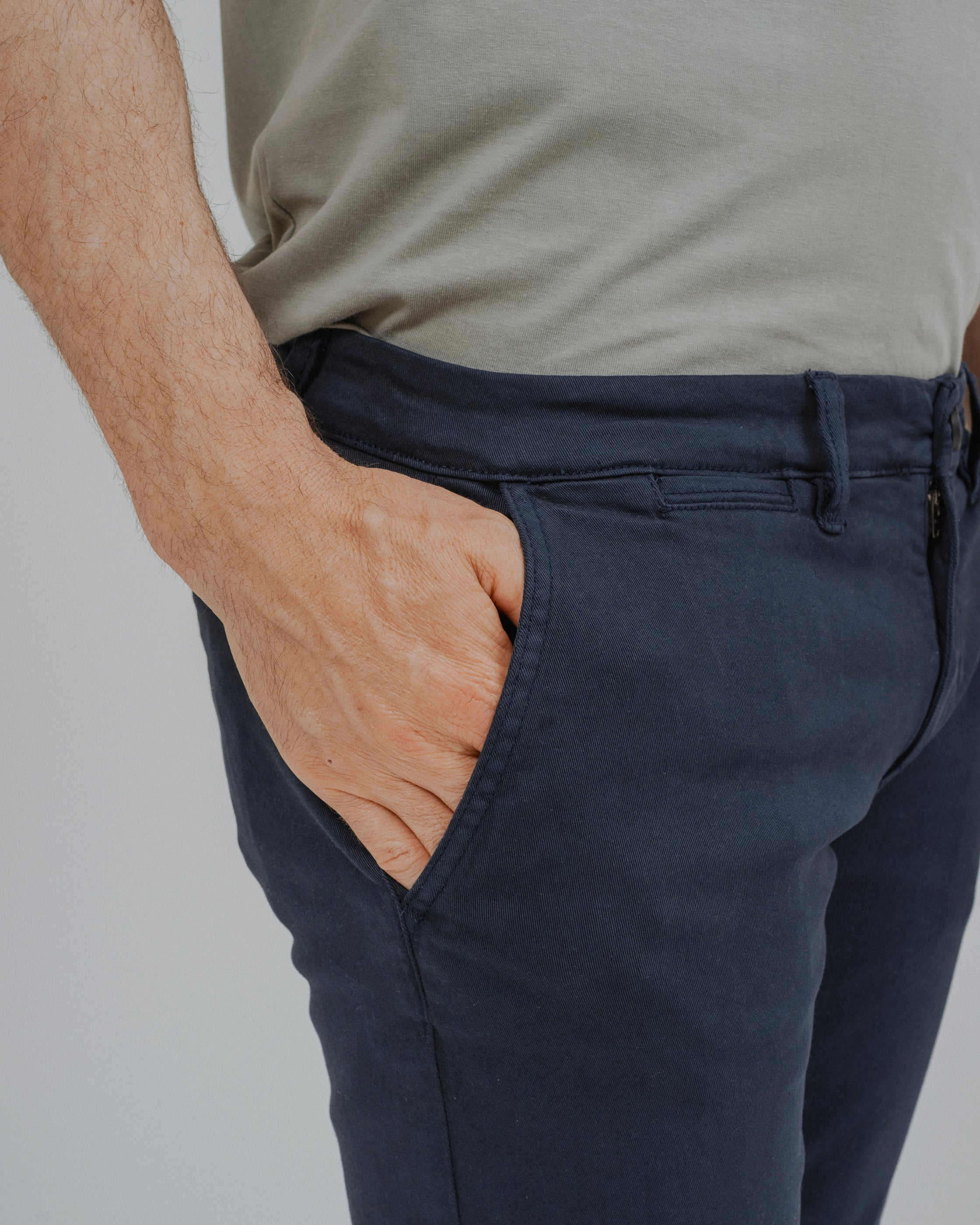 PANTALÓN CHINO SKINNY CROPPED AZUL