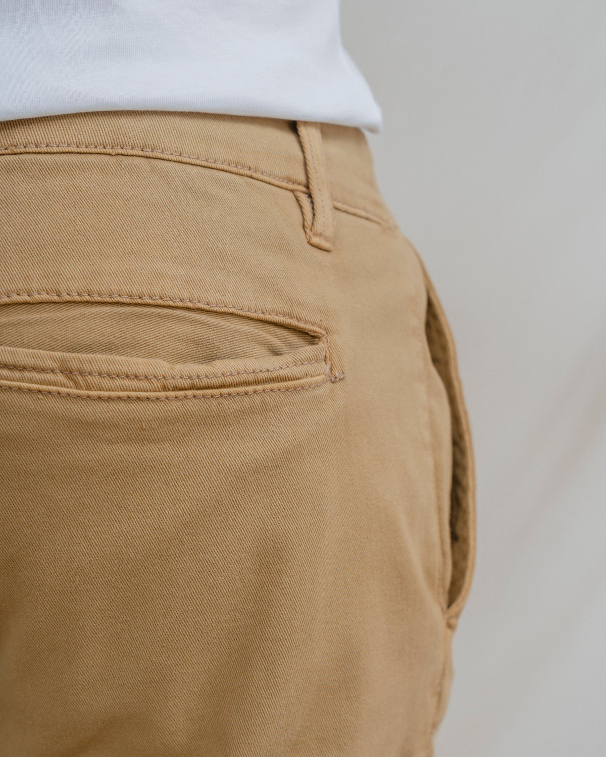 CALÇAS CHINO SKINNY CROPPED CAMELO