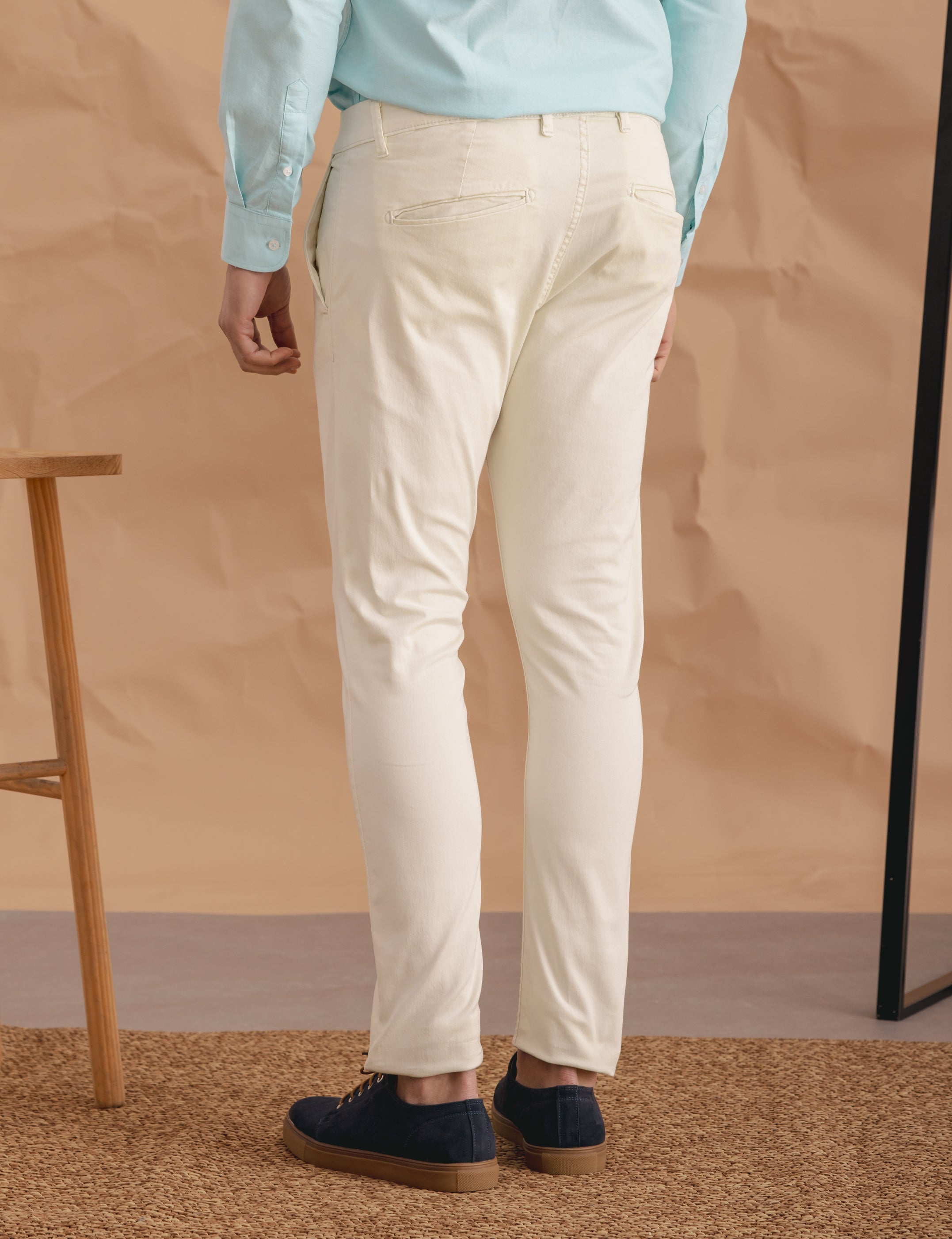 CHINO BÁSICO SKINNY BEIGE CLARO