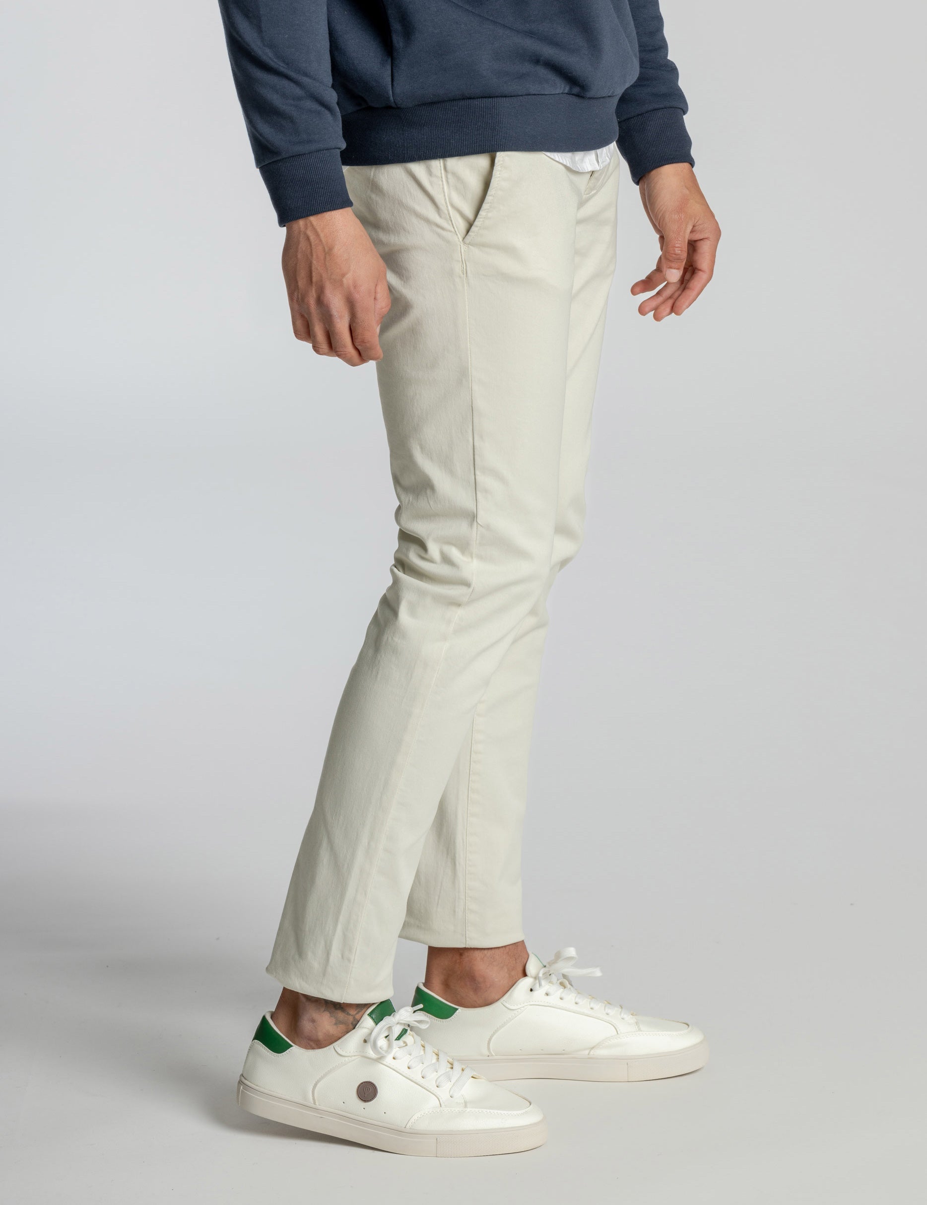 CHINO BÁSICO SLIM GRÍS