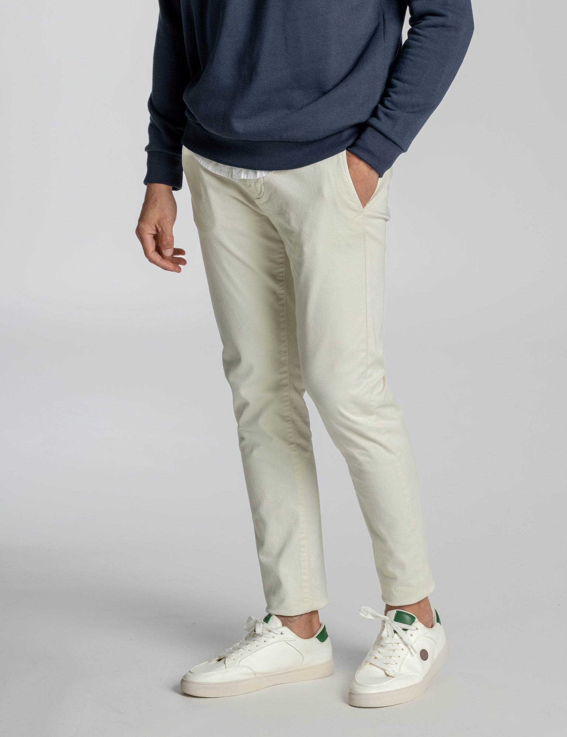 CHINO BÁSICO SLIM GRÍS