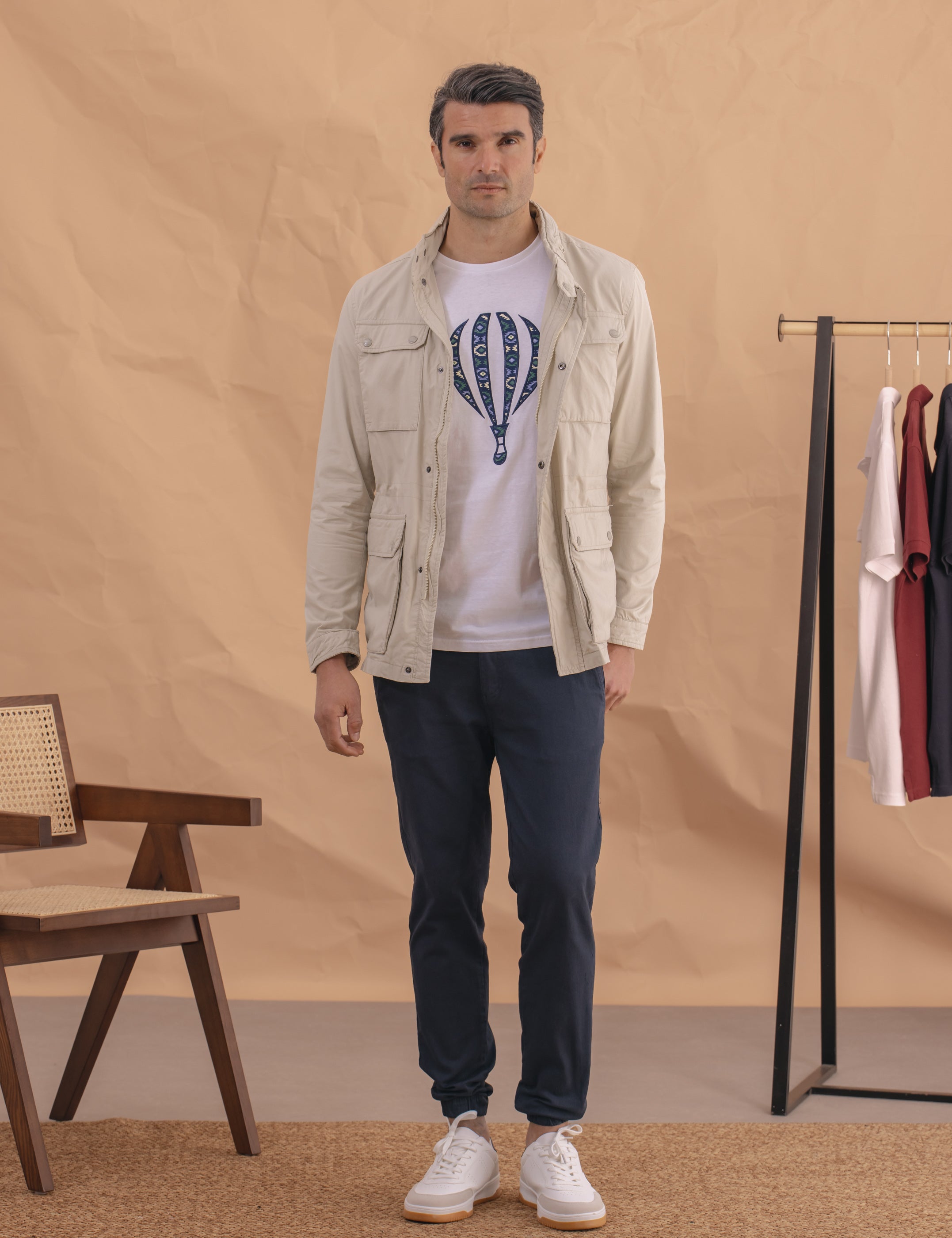 PANTALÓN CHINO CON GOMAS MARINO