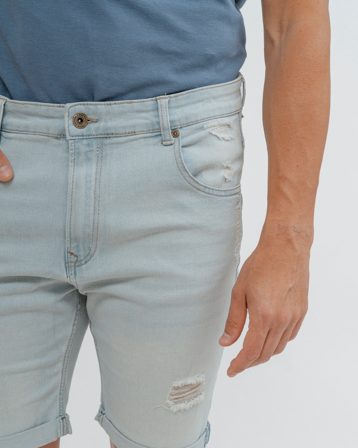 BERMUDA 5 BOLSOS DENIM RASGADO
