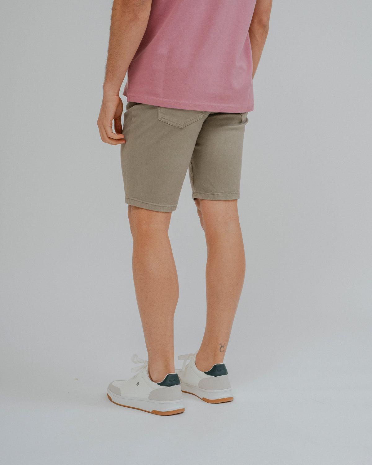 BERMUDAS 5 BOLSOS VERDE
