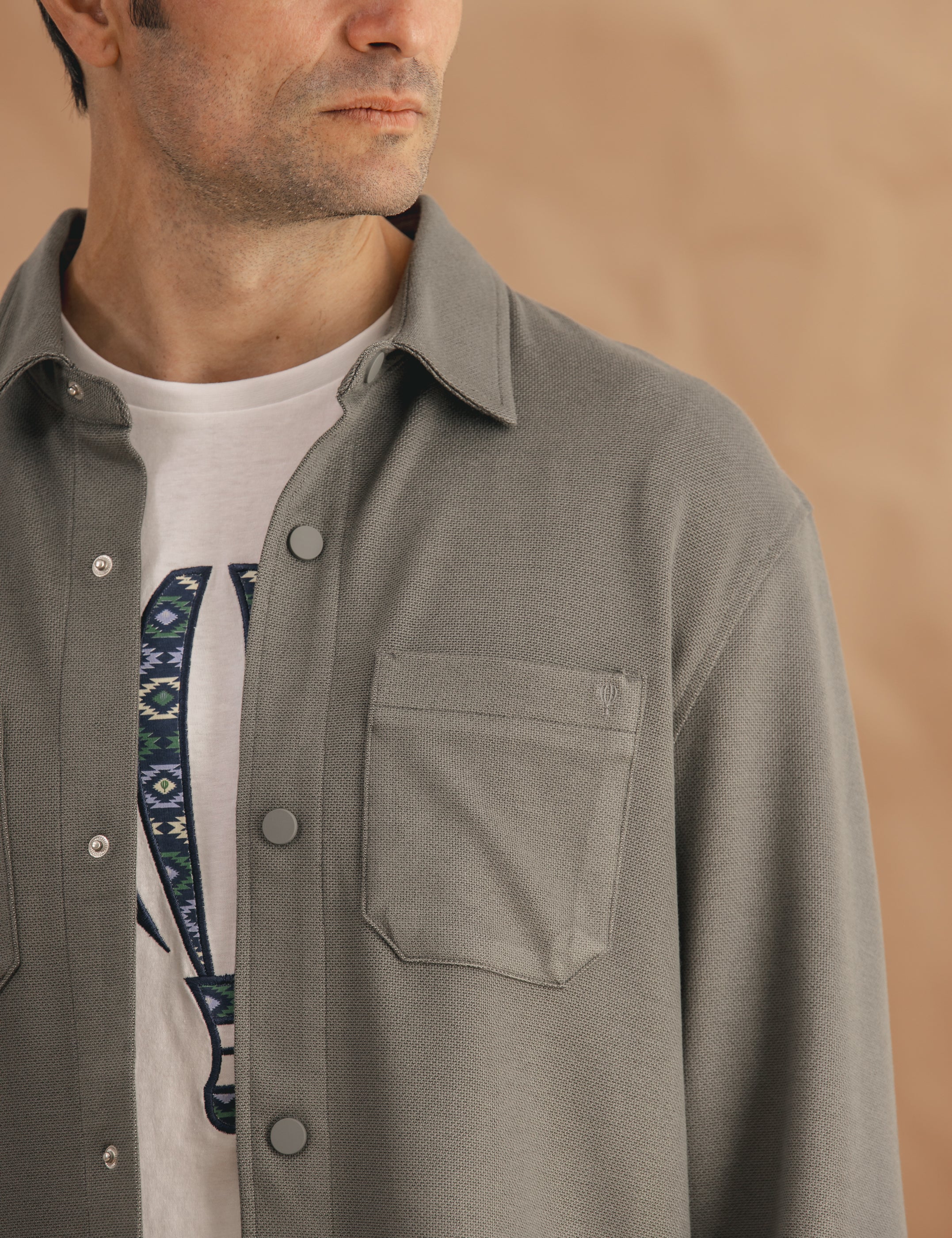 SOBRECAMISA VERDE PUNTO