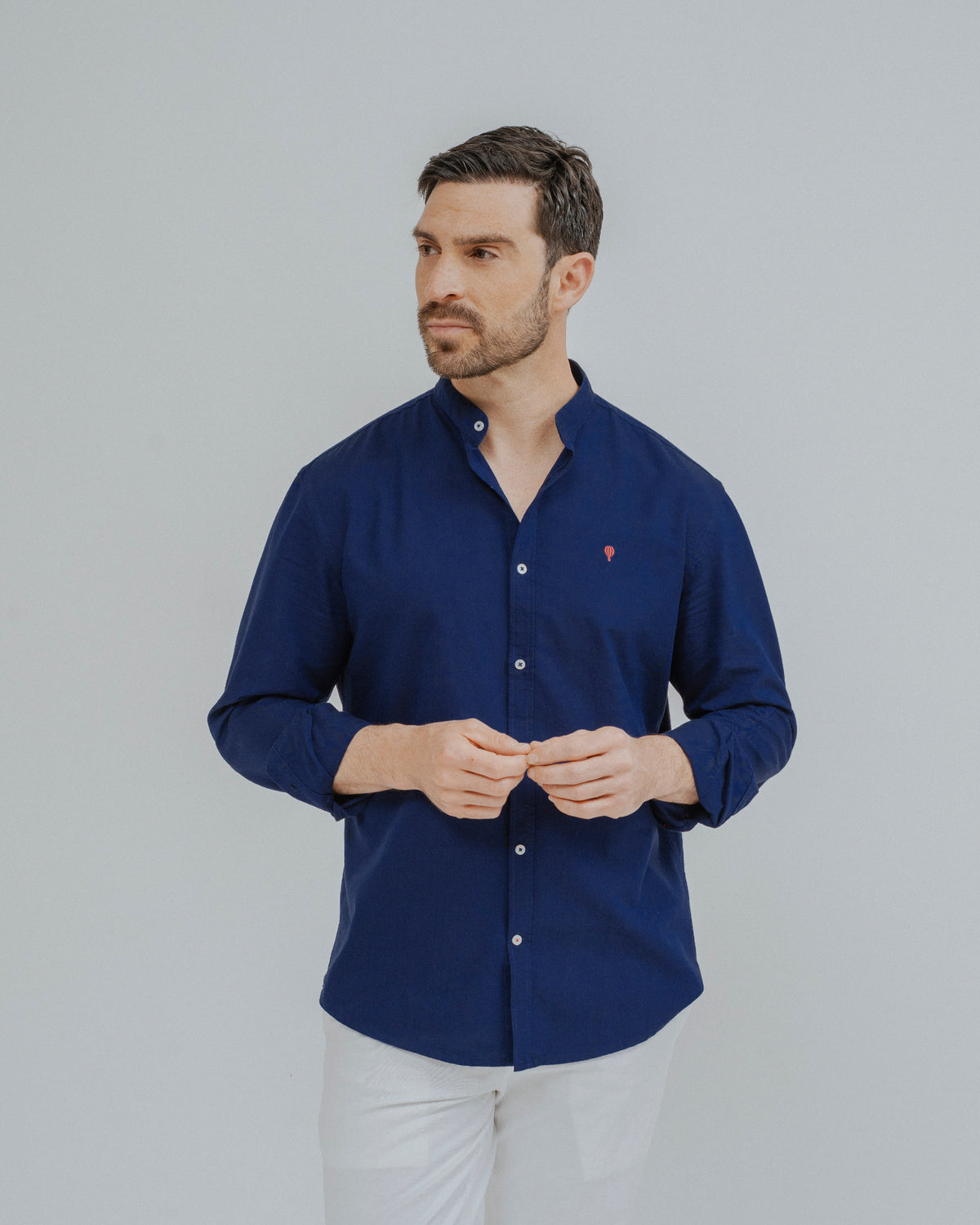 CAMISA OXFORD GOLA MAO AZUL MARINHO