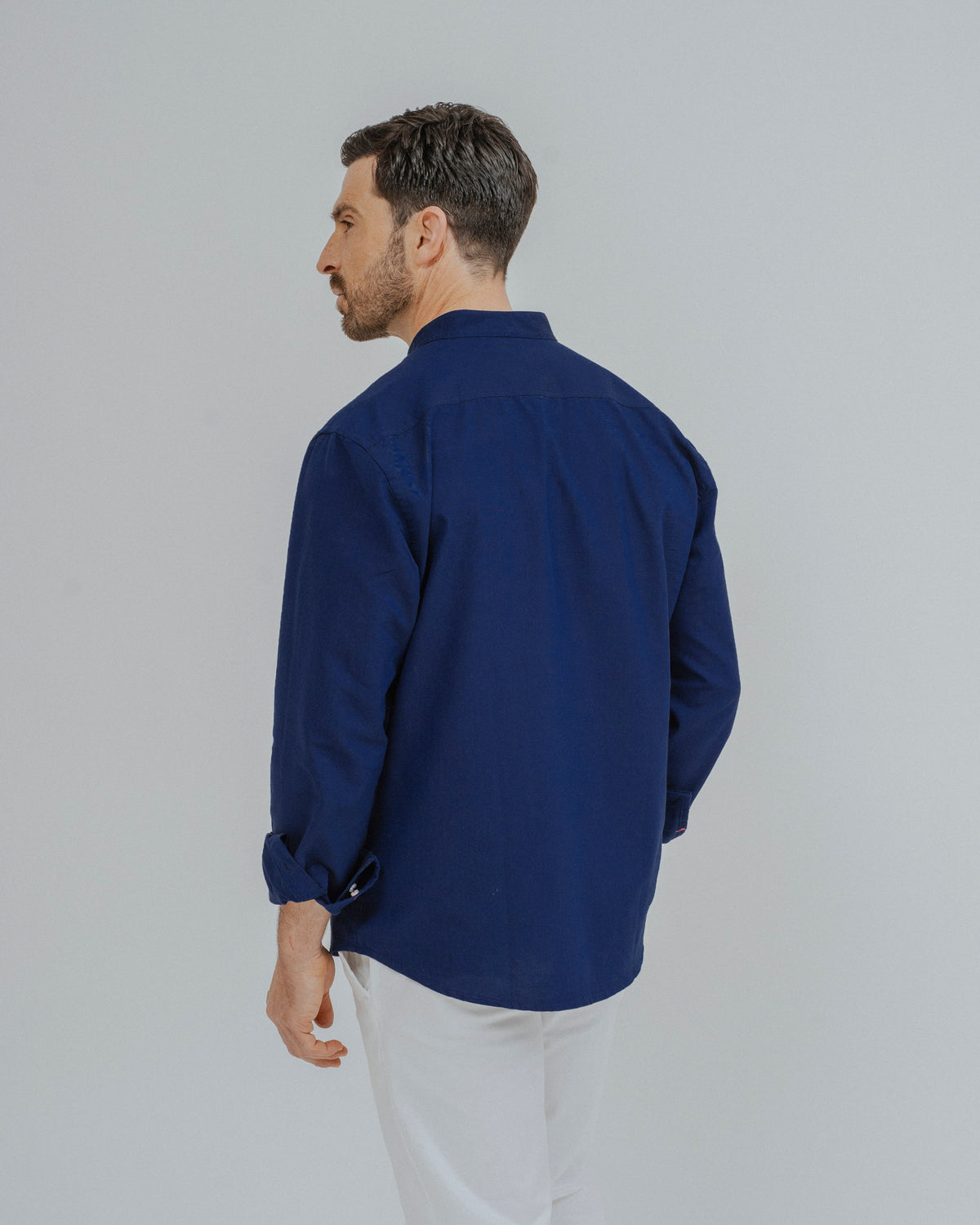 CAMISA OXFORD GOLA MAO AZUL MARINHO