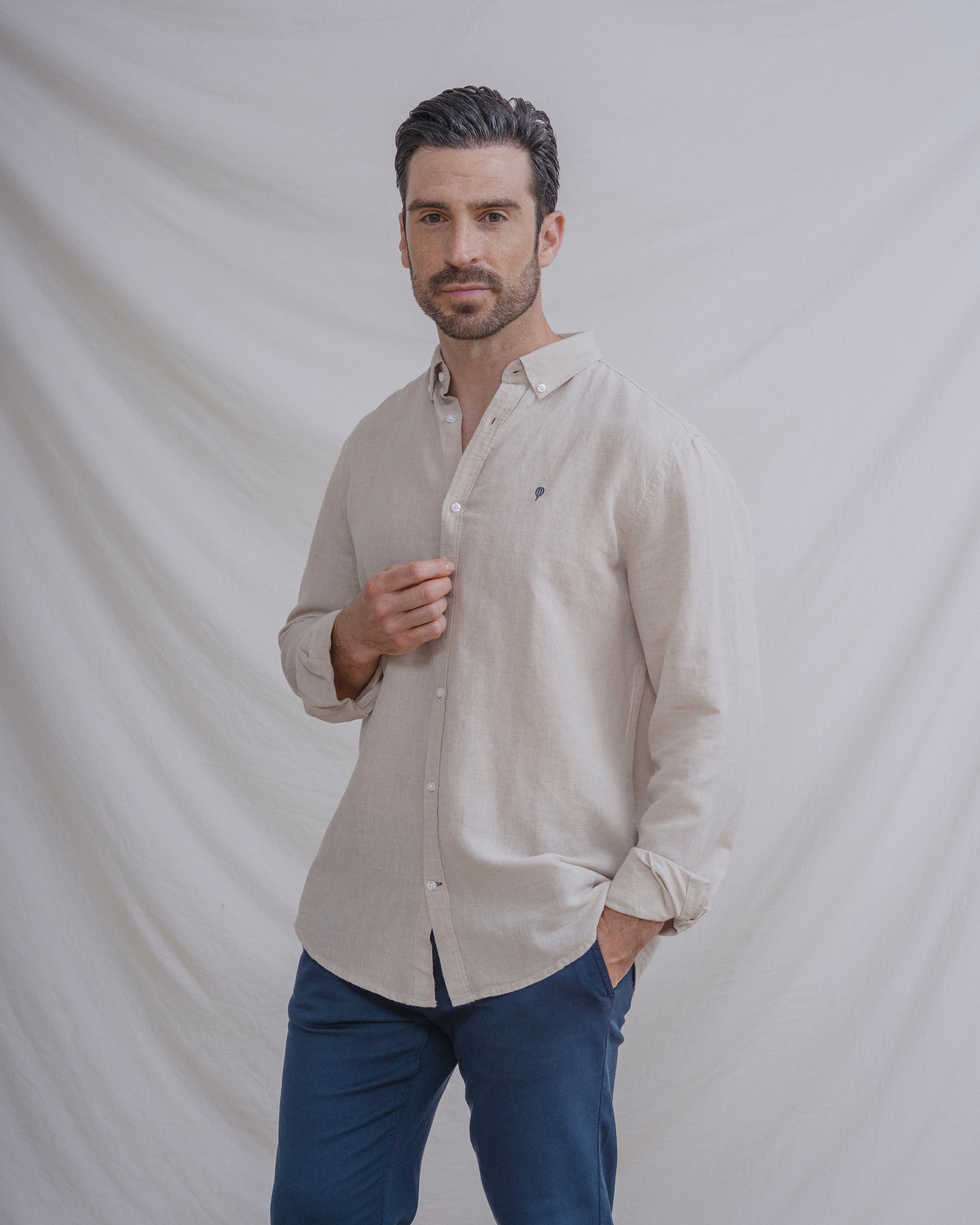 CAMISA CON LINO BEIGE