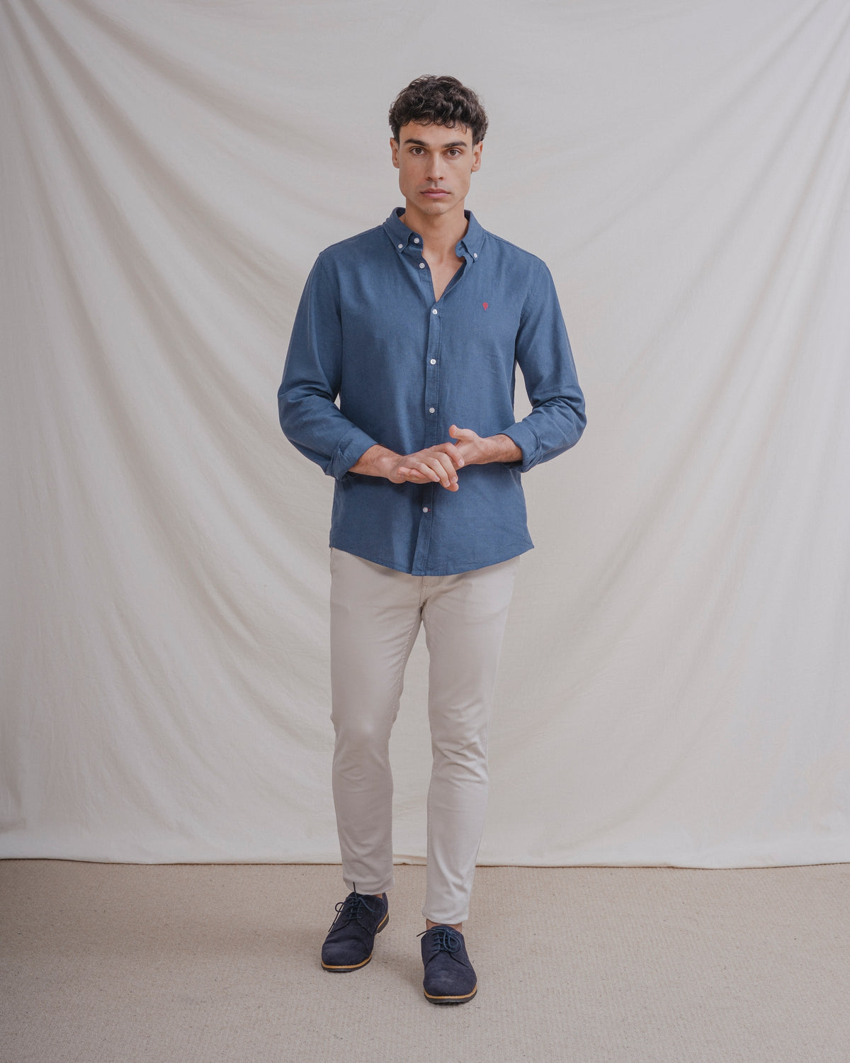 CAMISA AZUL COM LINHO