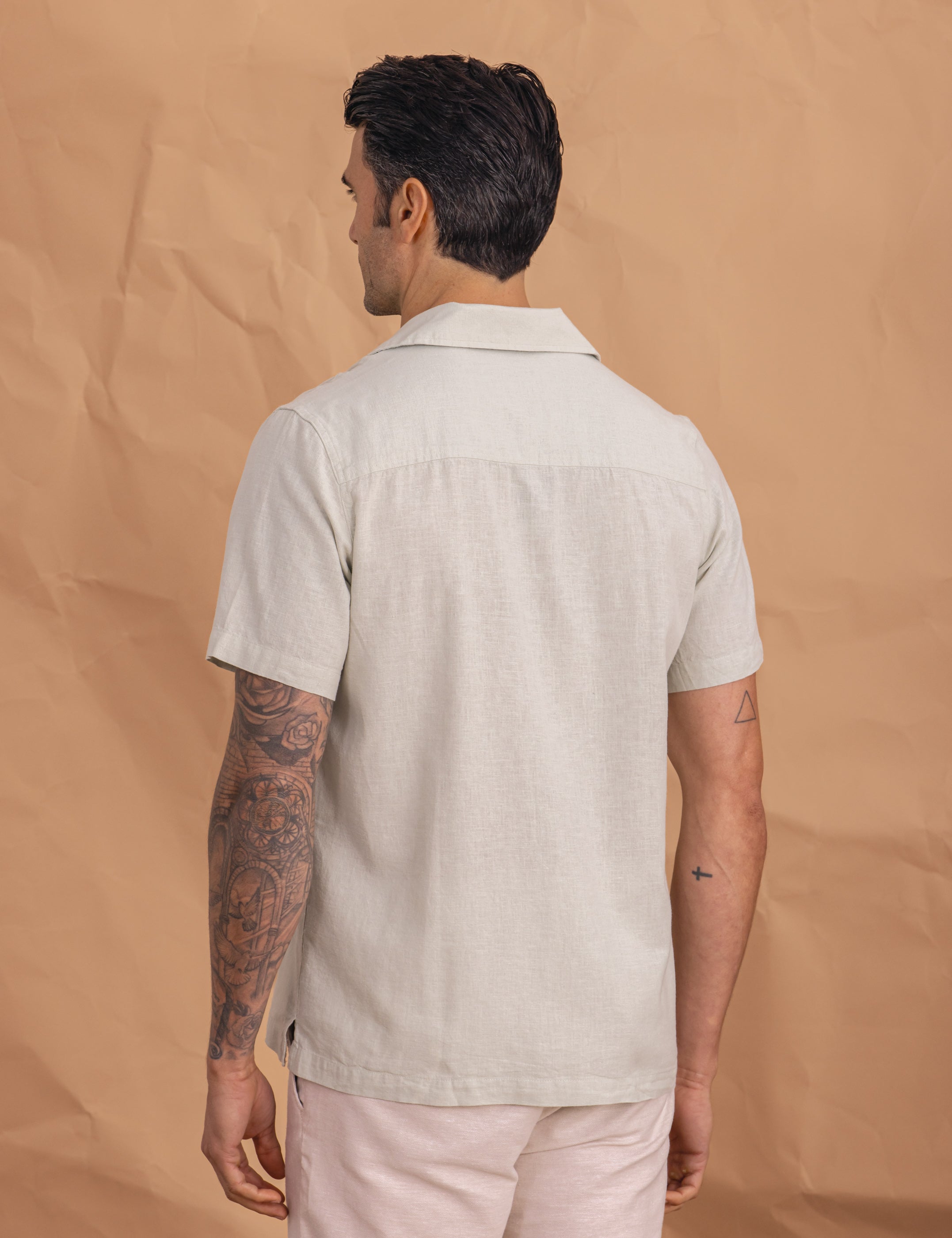 CAMISA CON LINO VERDE MANZANA MANGA CORTA