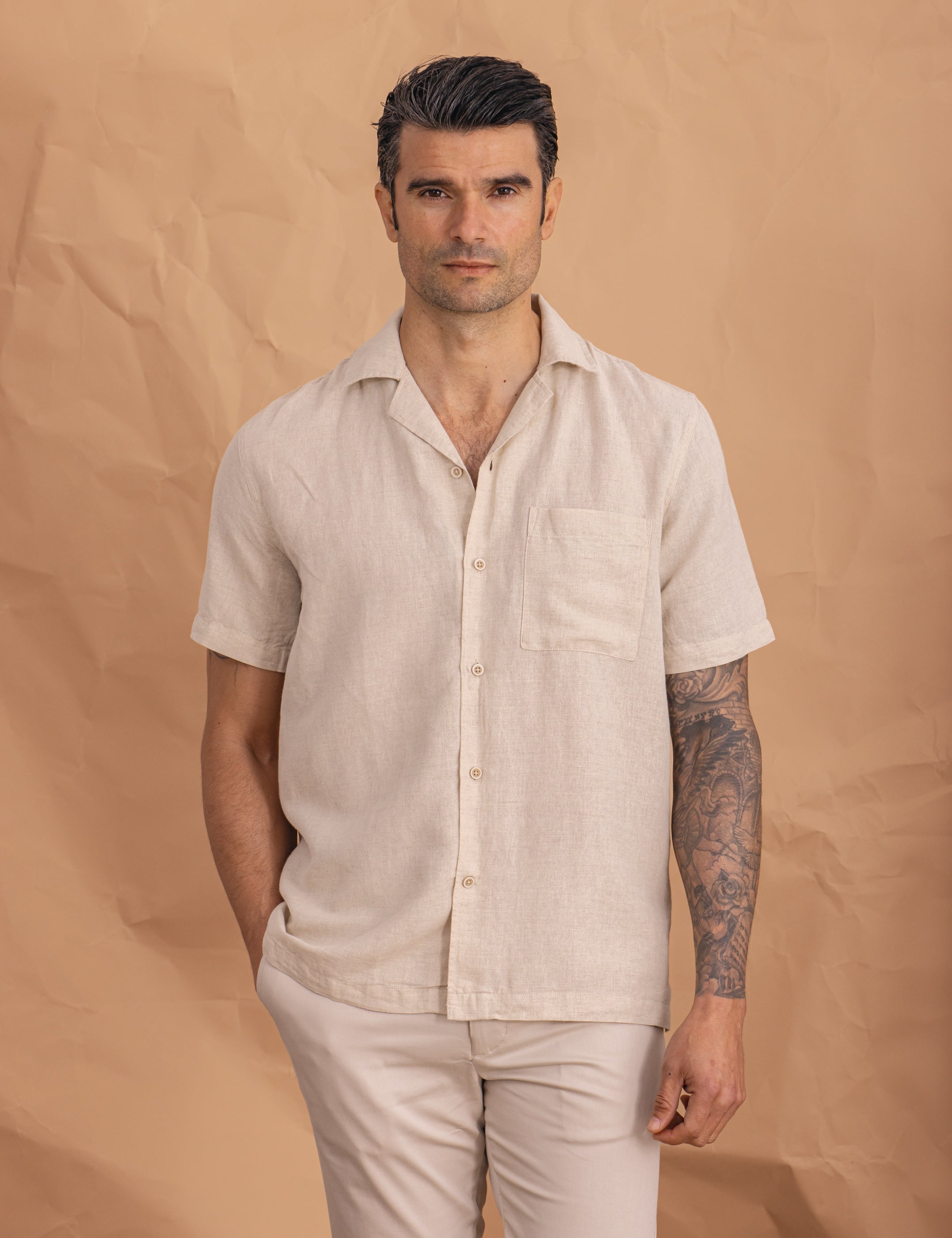 CAMISA CON LINO BEIGE MANGA CORTA