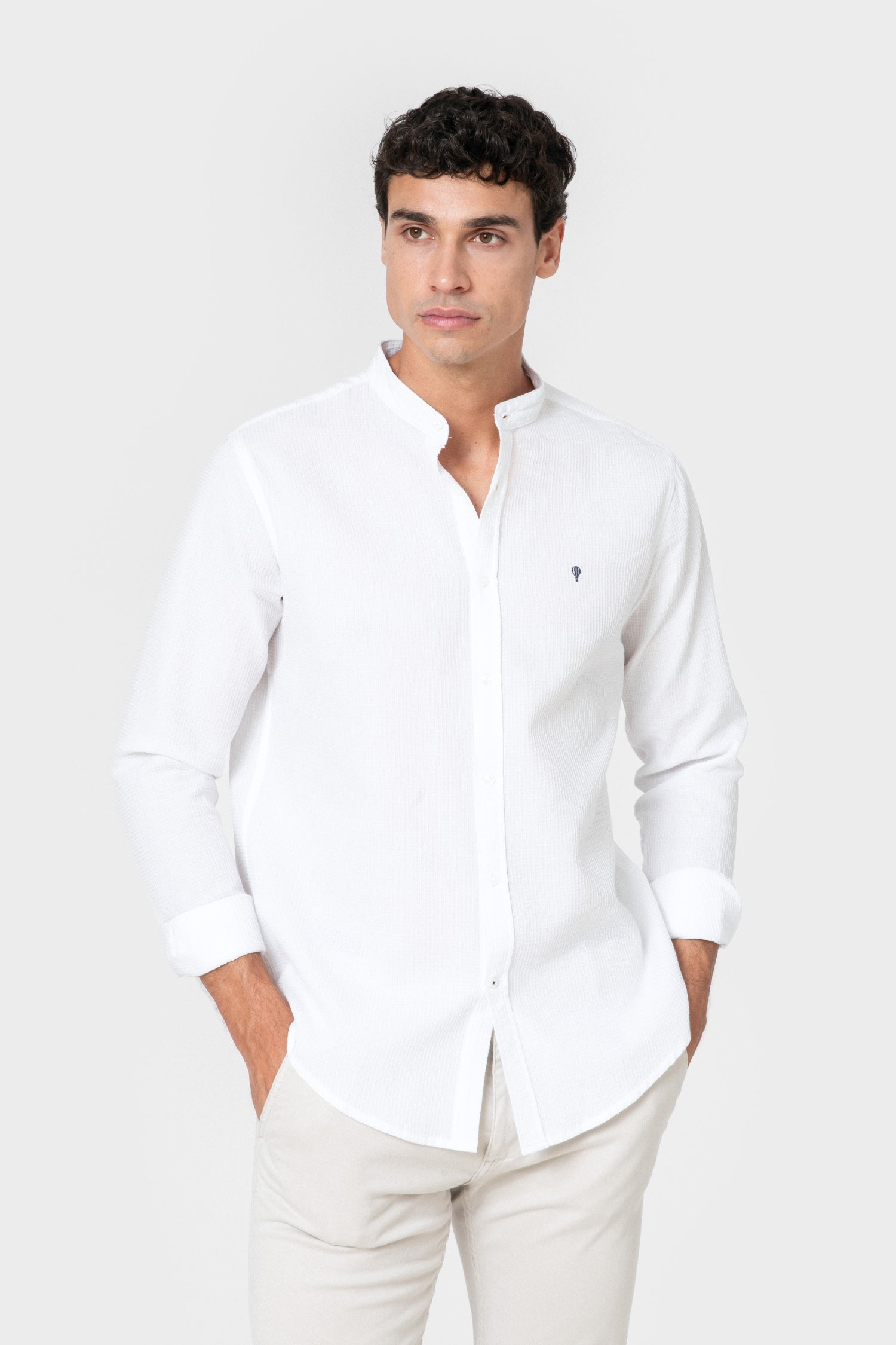 CAMISA CUADRILLÉ BLANCA CUELLO MAO